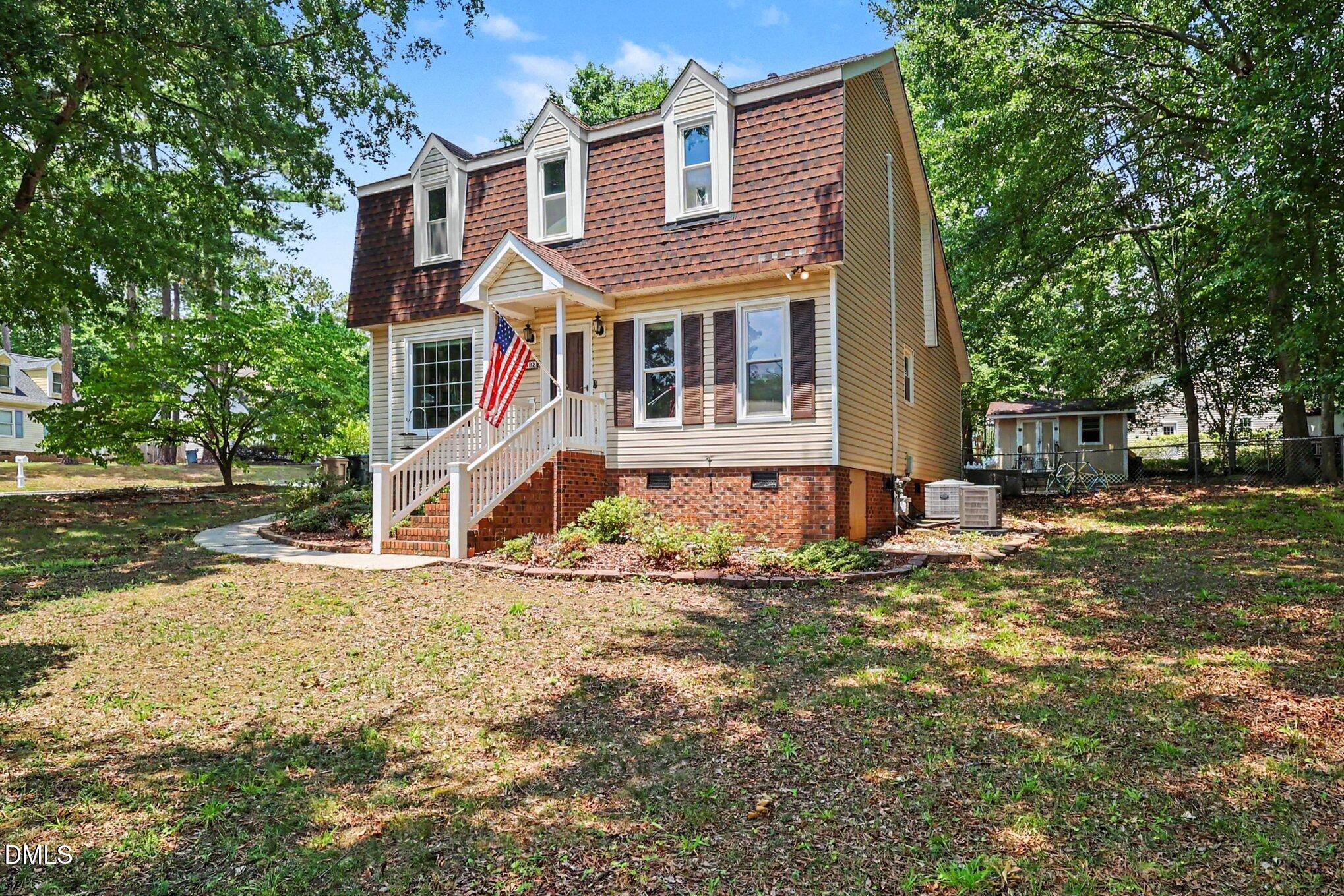 302 Hutchins Drive Property Photo 2