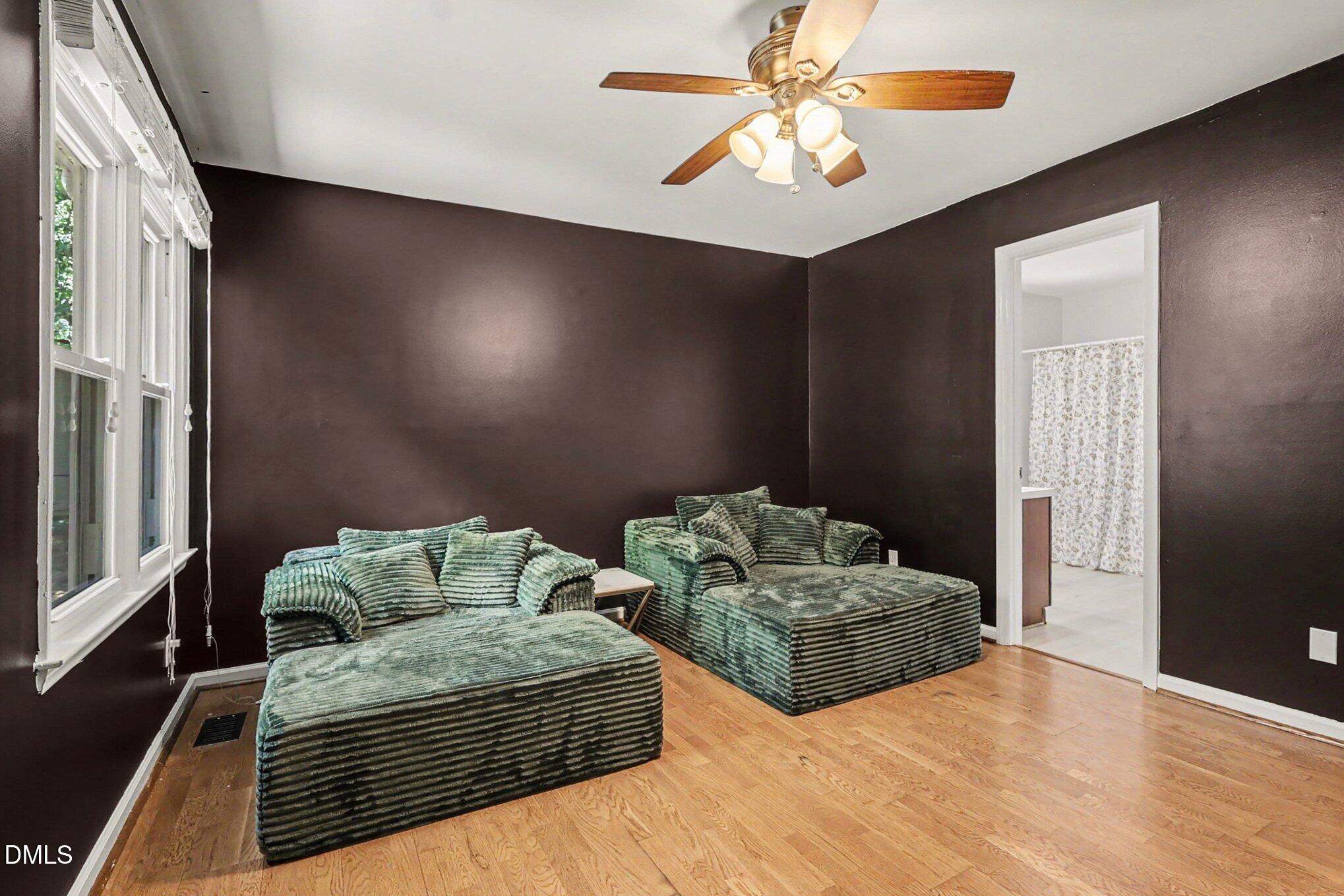 302 Hutchins Drive Property Photo 16