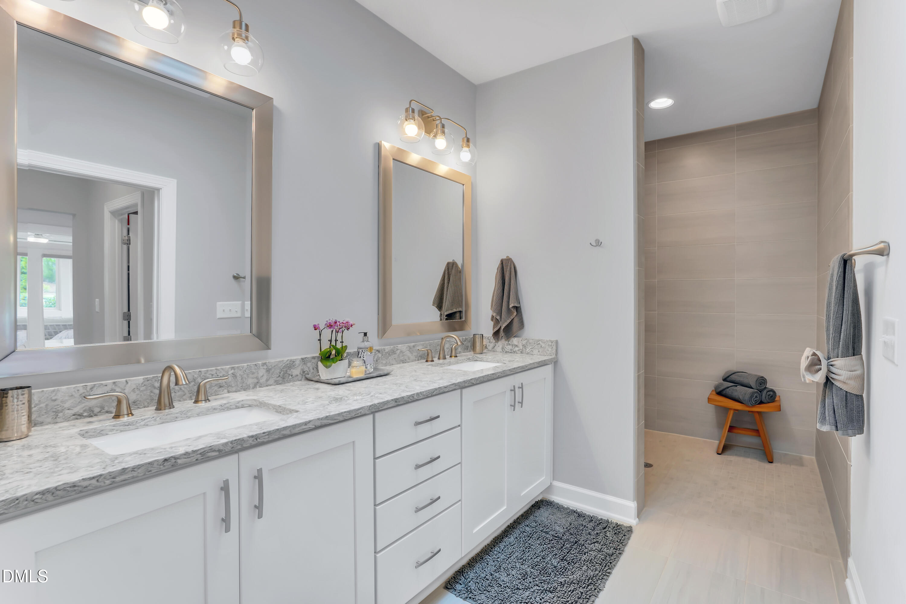 100 Chenette Court Property Photo 22