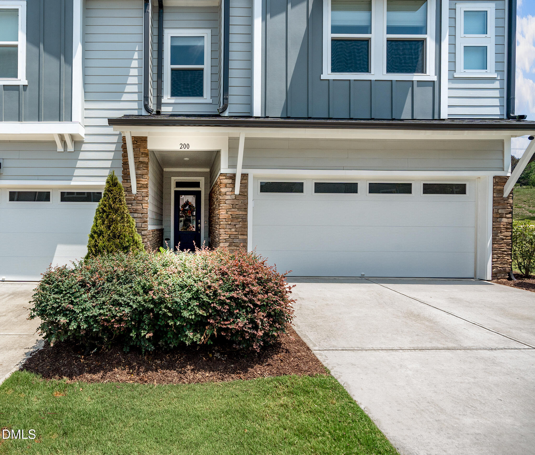 200 Deardom Way Property Photo 2