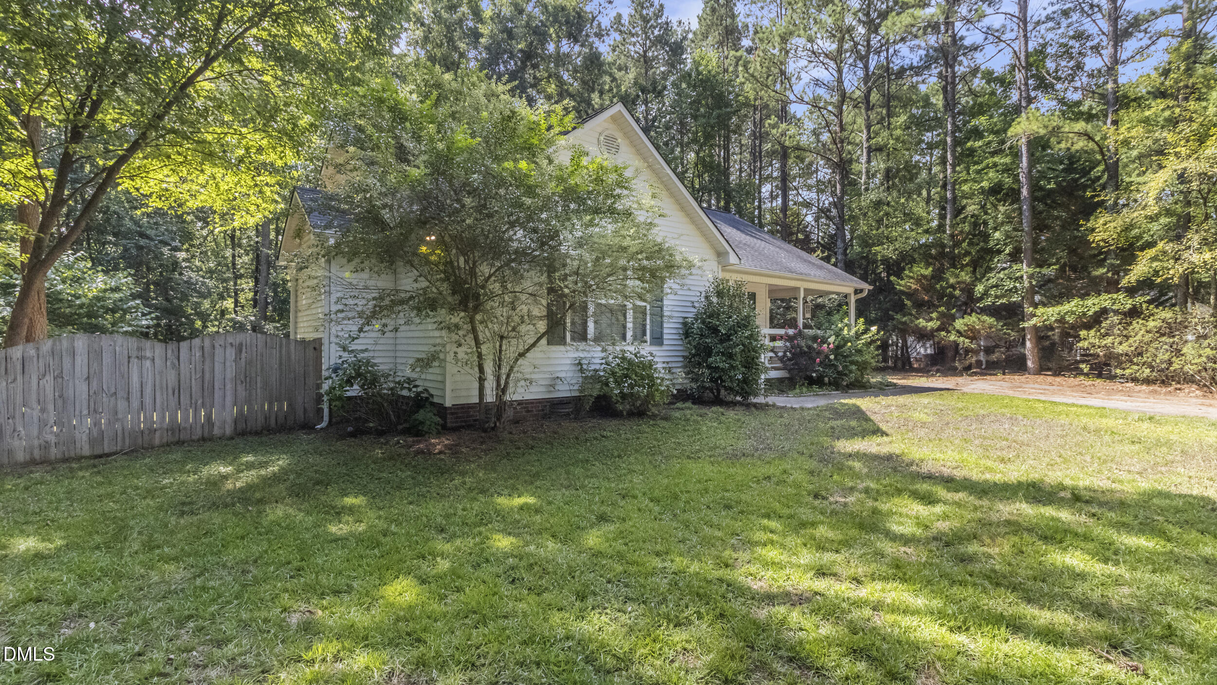 116 Drew Court Property Photo 4