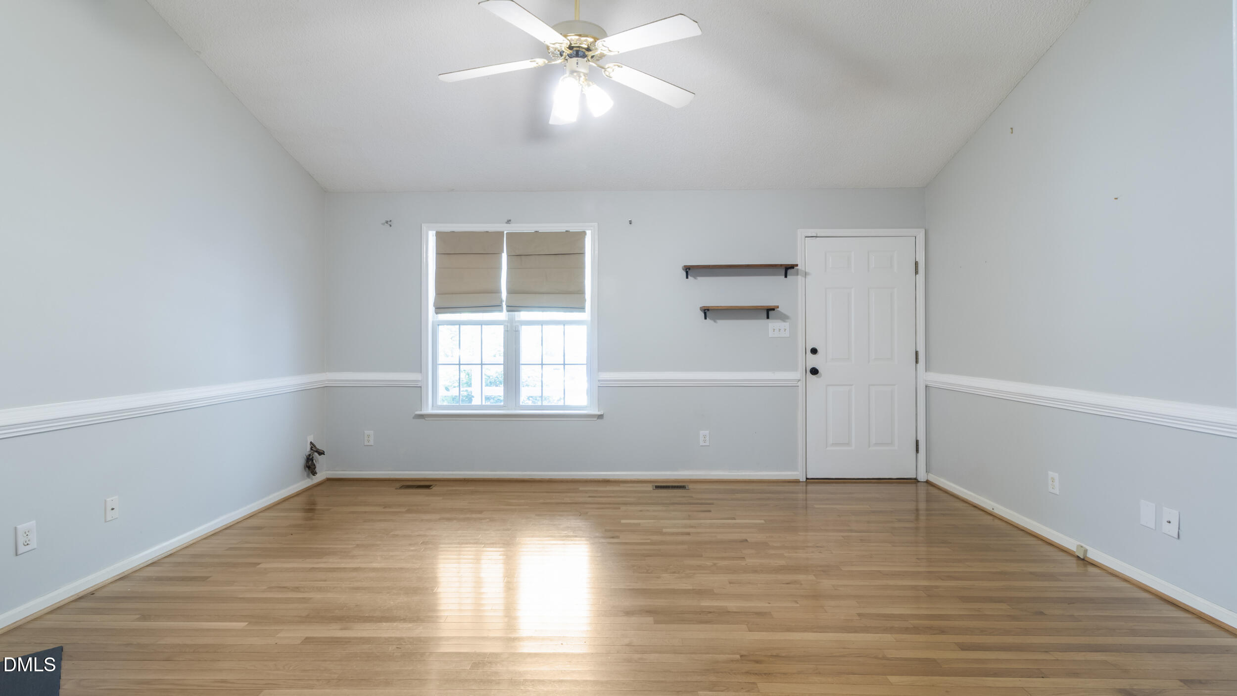 116 Drew Court Property Photo 7