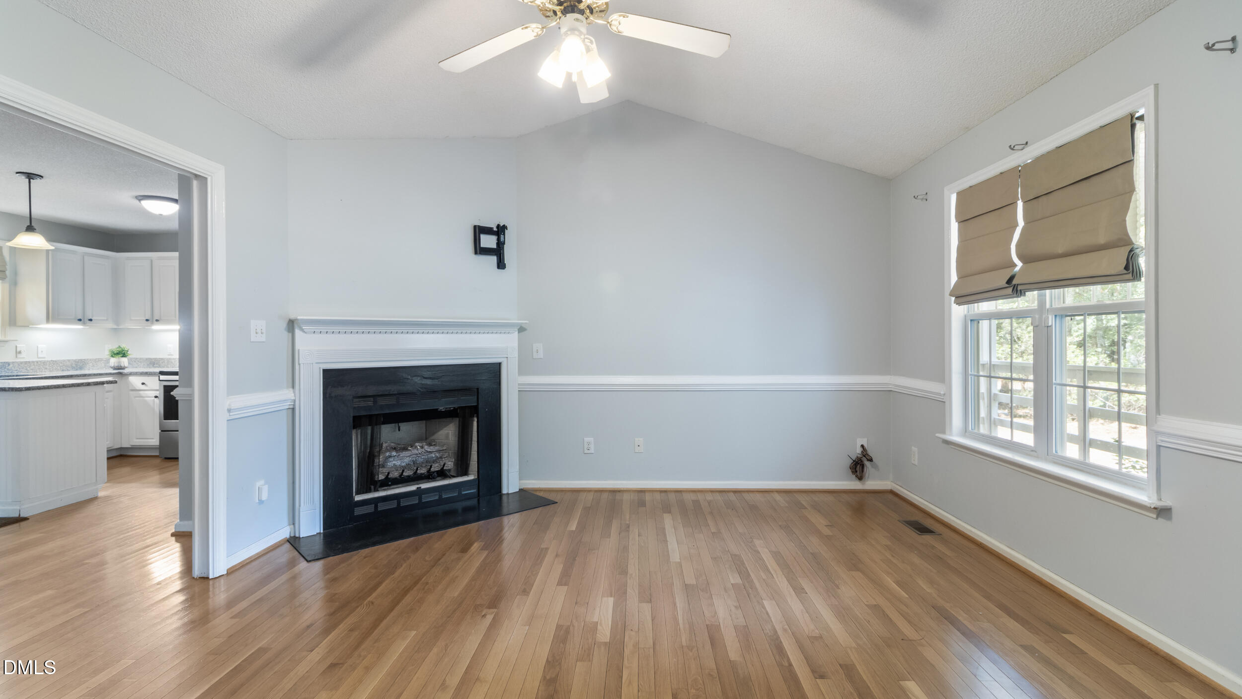 116 Drew Court Property Photo 8