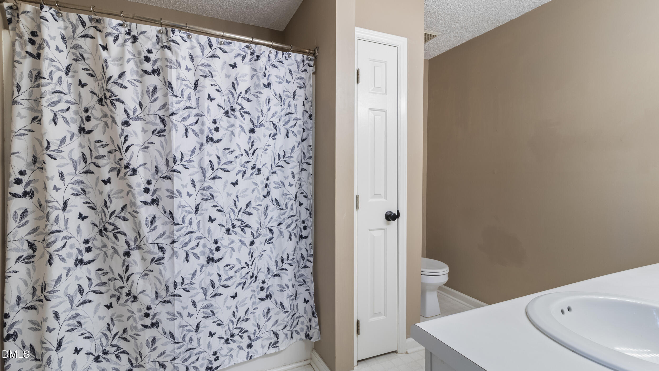 116 Drew Court Property Photo 17