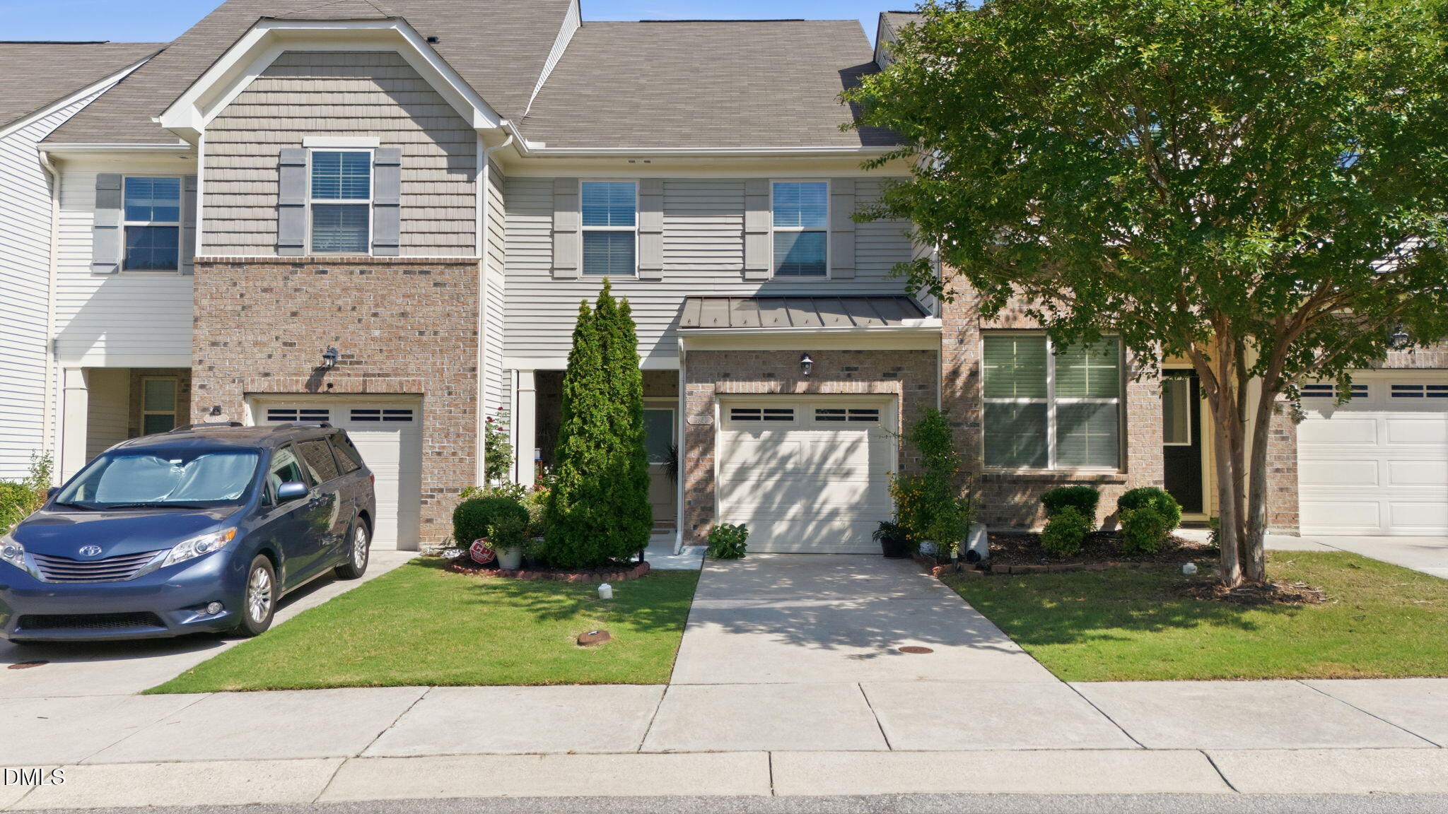 734 Davenbury Way Property Photo 1