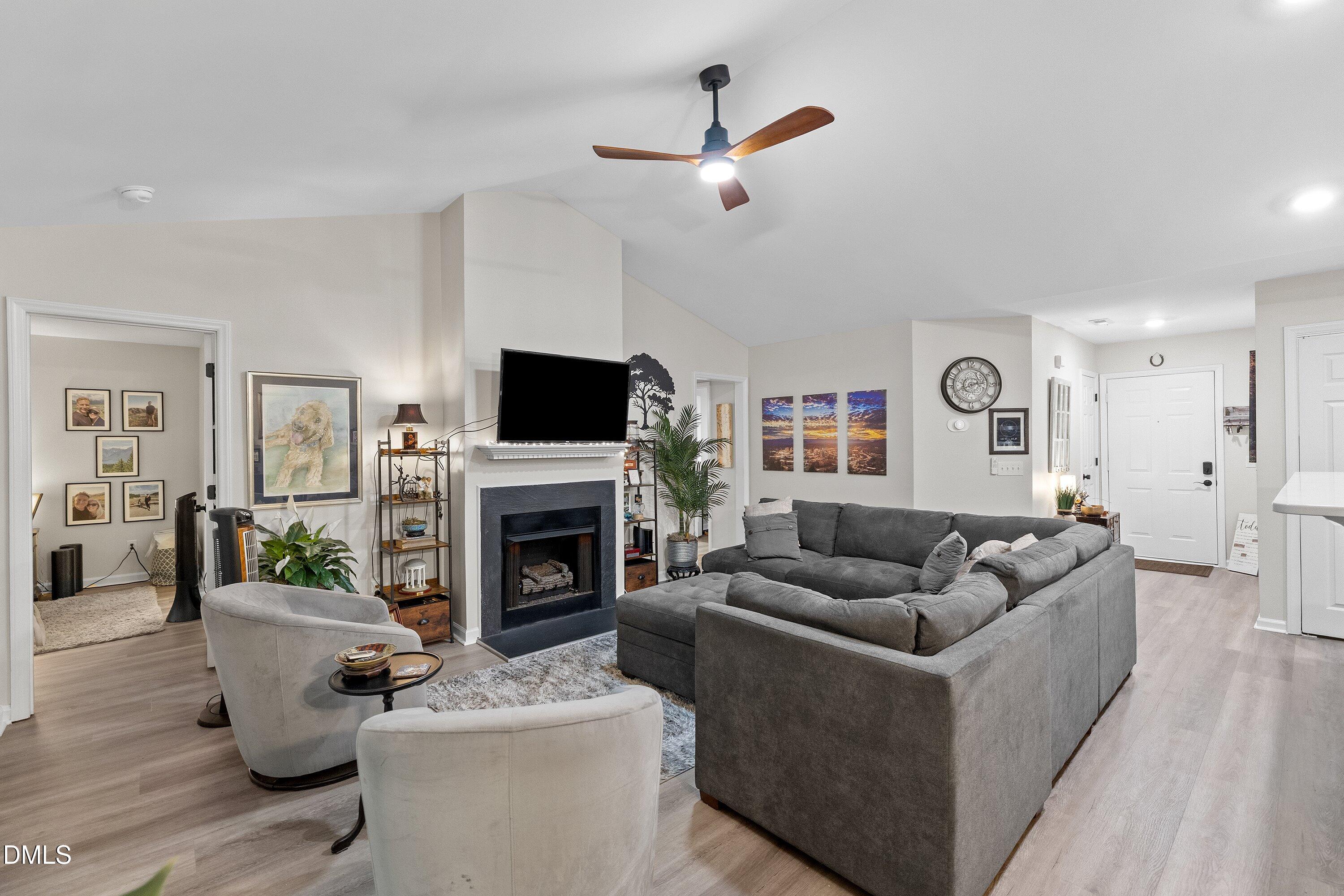 4022 Wellington Ridge Loop Property Photo 4