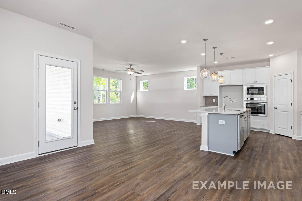 900 Victoria Diana Court Property Photo 27