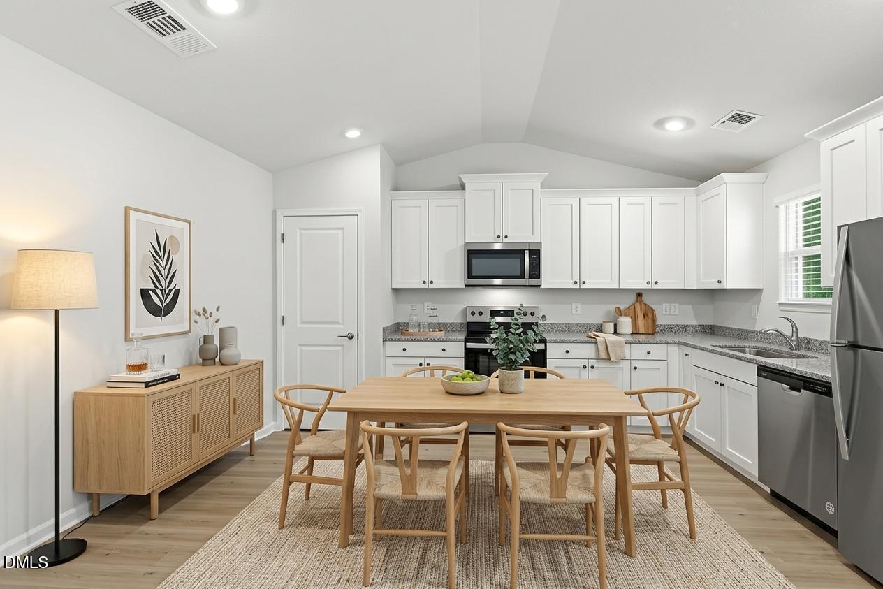 90 Everglade Way Property Photo 4
