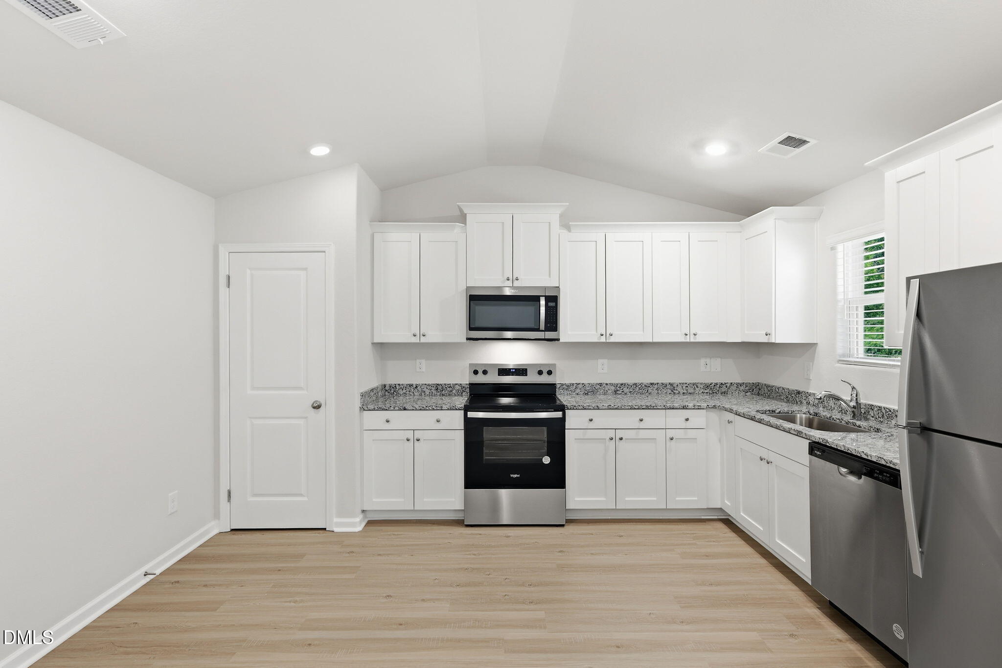 90 Everglade Way Property Photo 11
