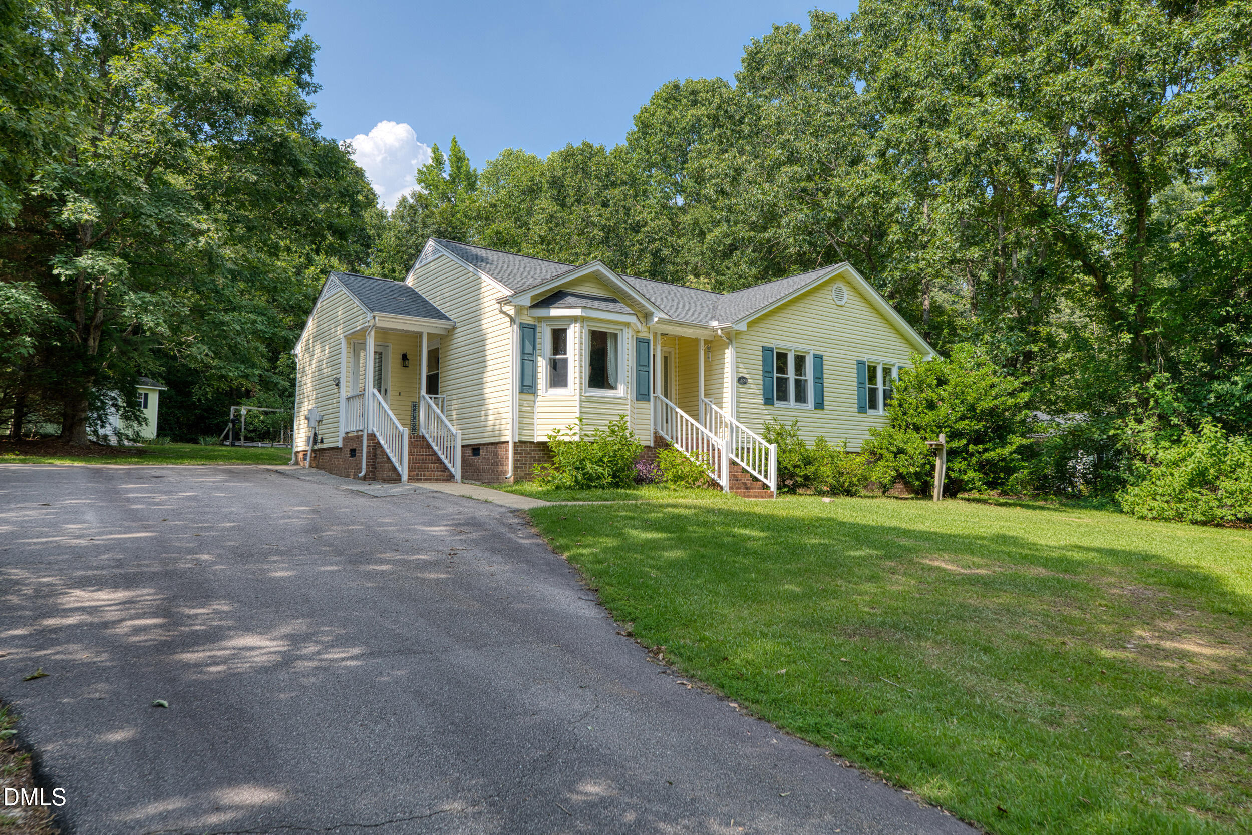 132 Leeway Court Property Photo 2