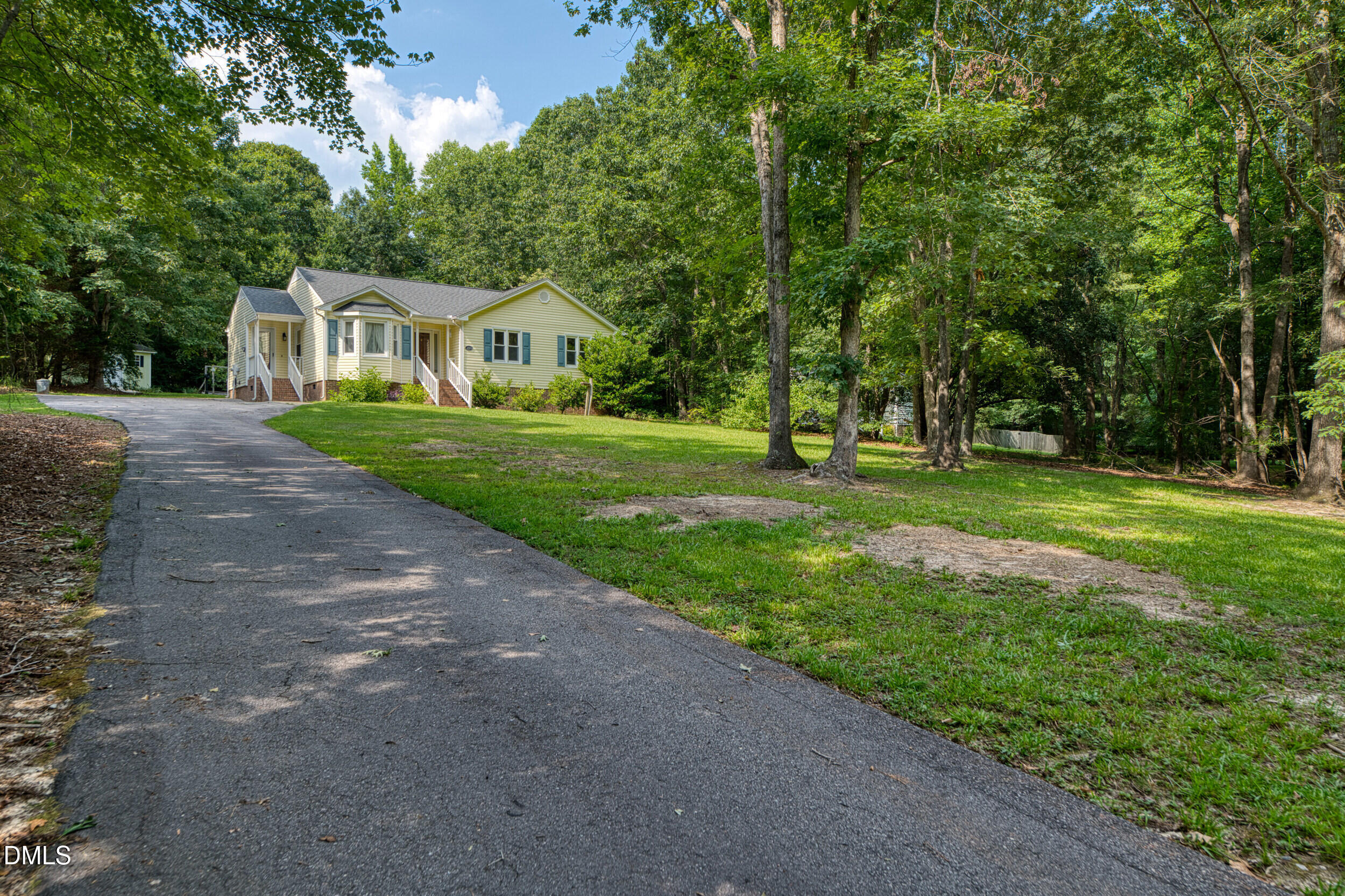 132 Leeway Court Property Photo 3