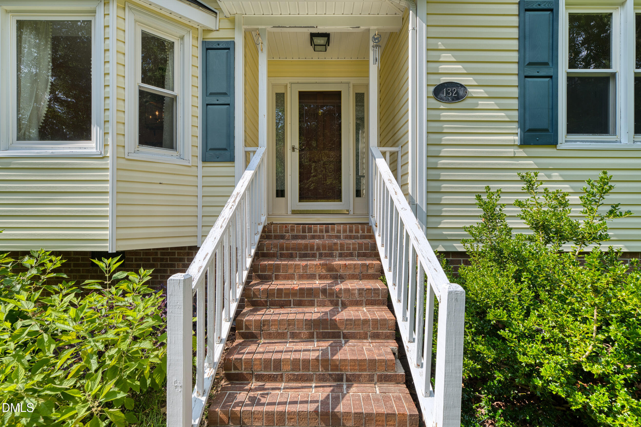132 Leeway Court Property Photo 4