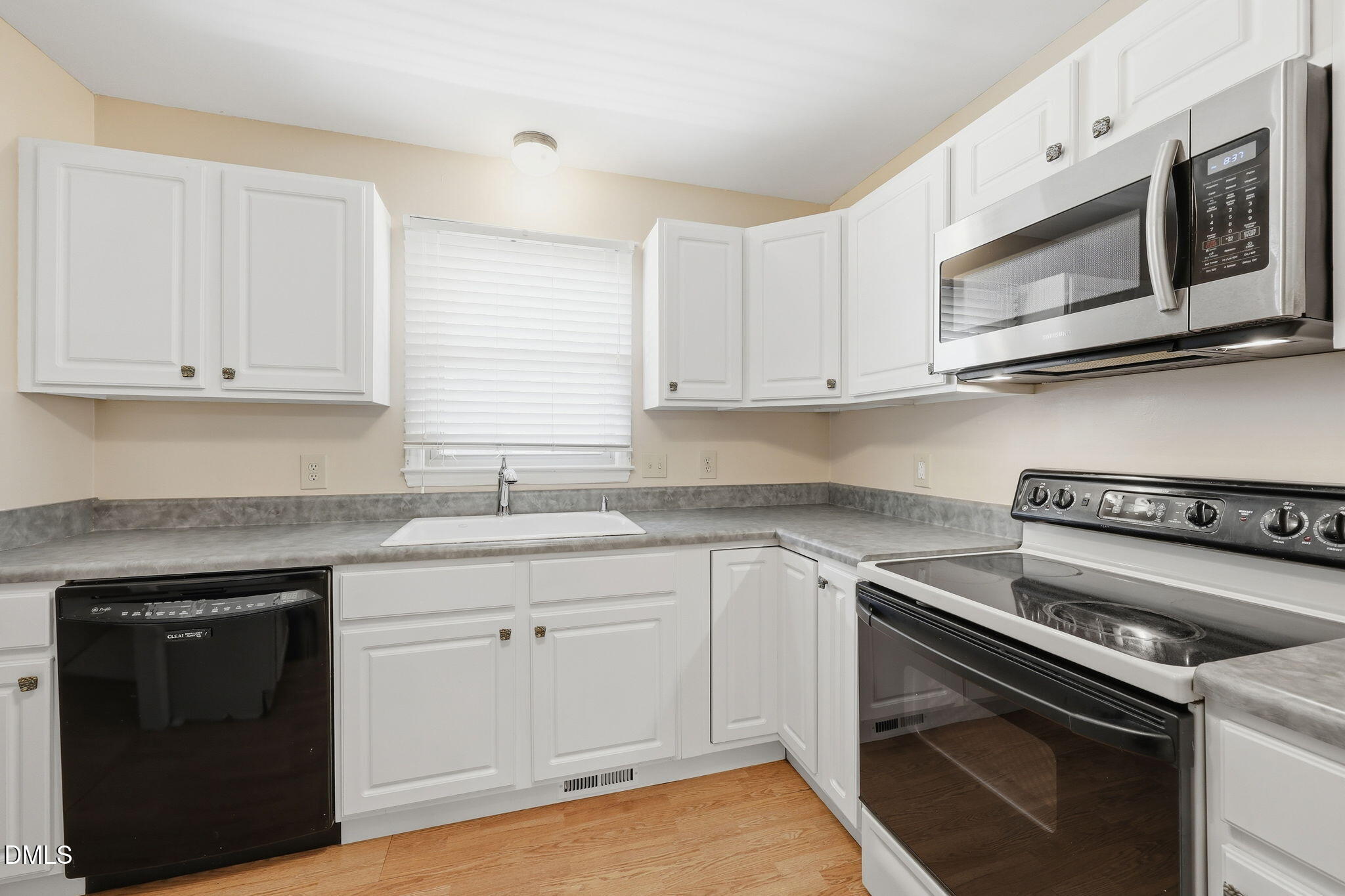 6624 English Ivy Lane Property Photo 11
