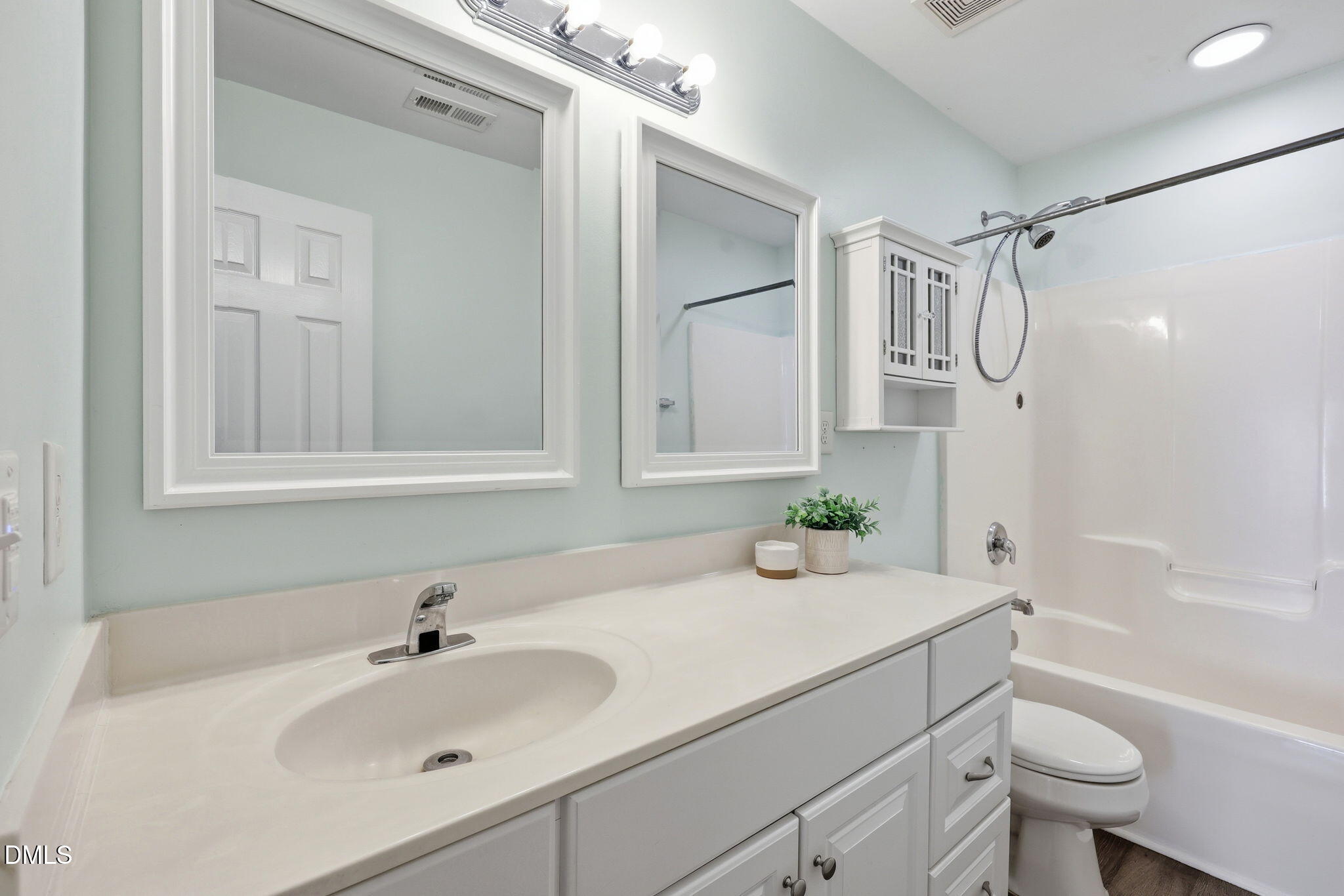 4232 Dalcross Road Property Photo 30