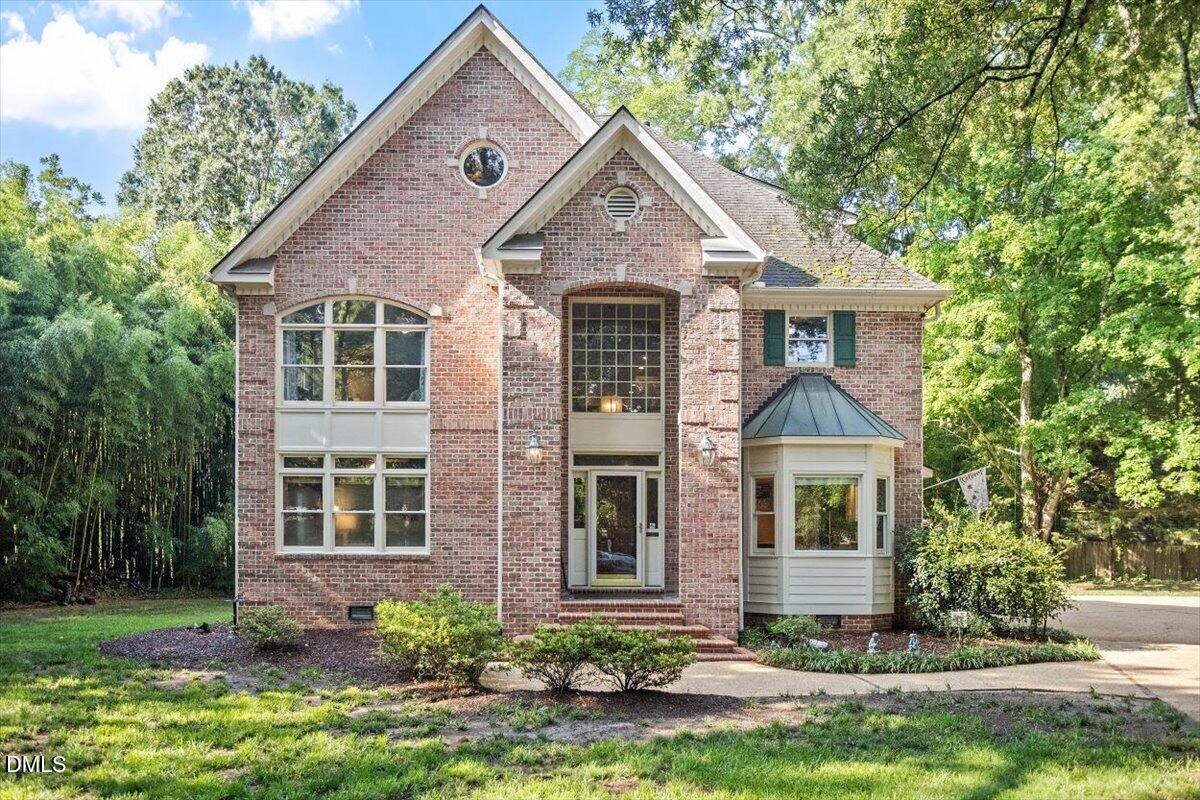 118 E Walnut Avenue