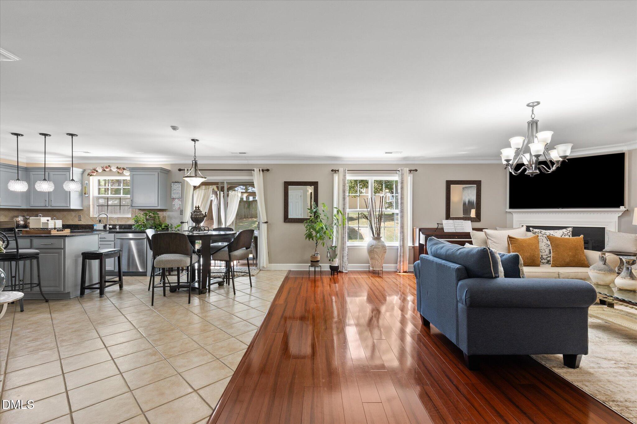 5304 Seaspray Lane Property Photo 10