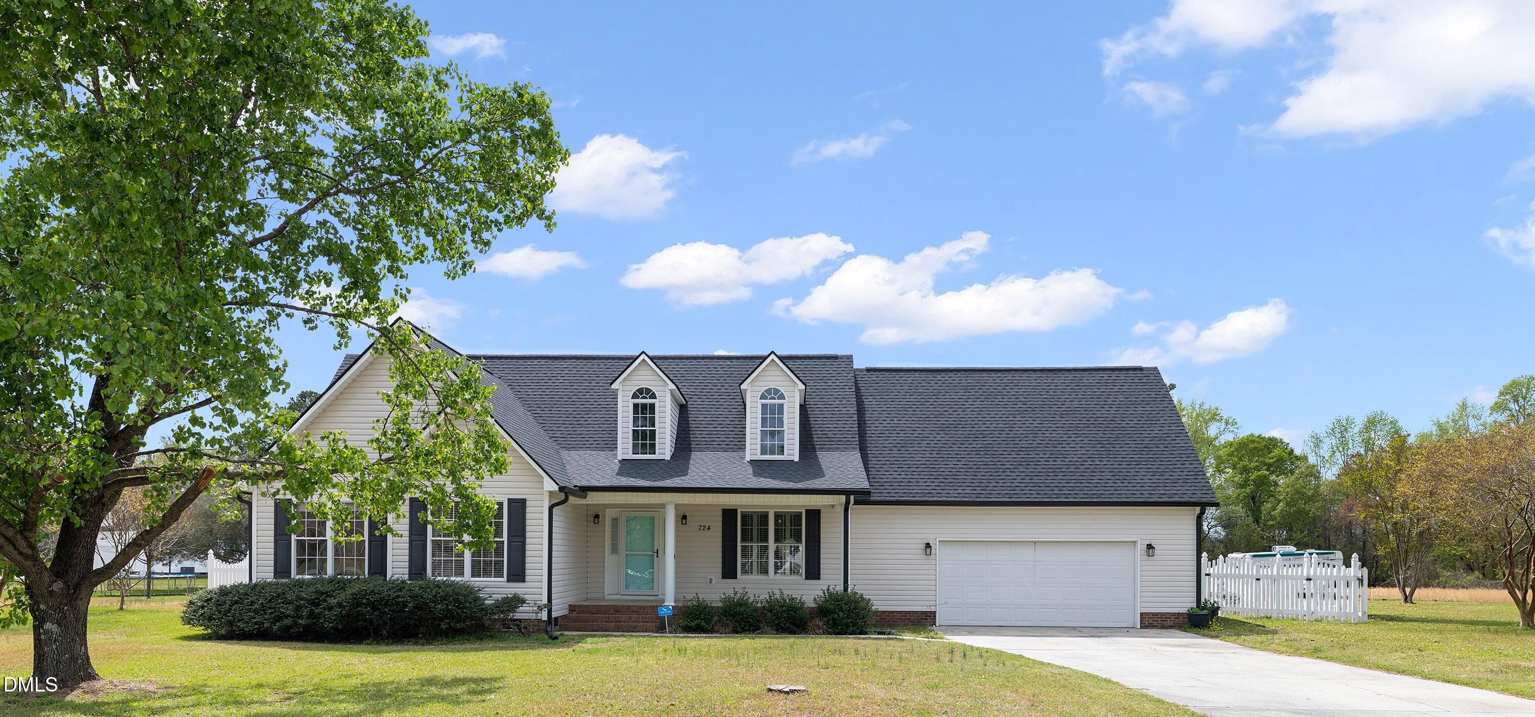 724 Iris Bryant Road Property Photo 1
