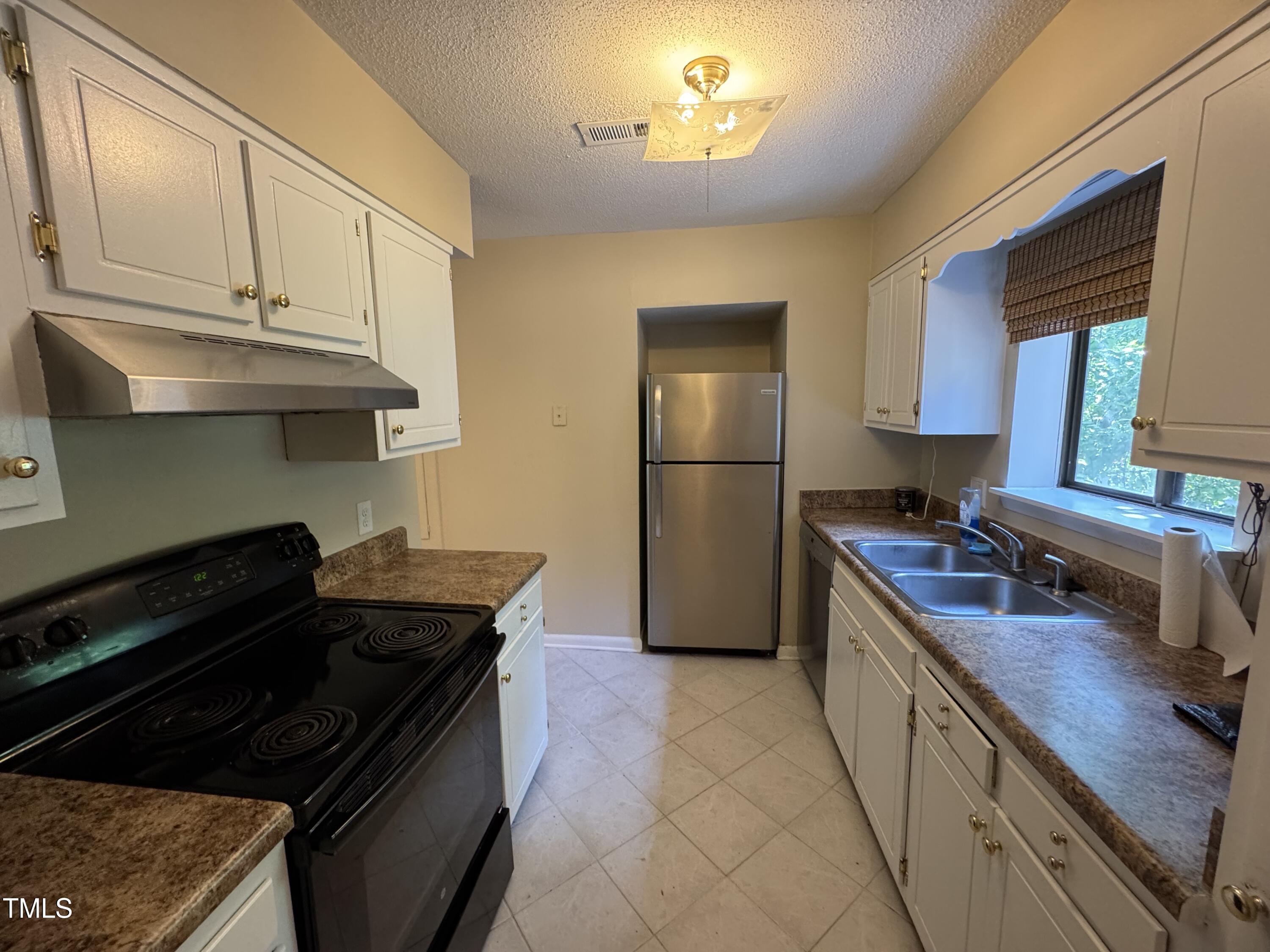 5112 Flint Ridge Place Property Photo 3
