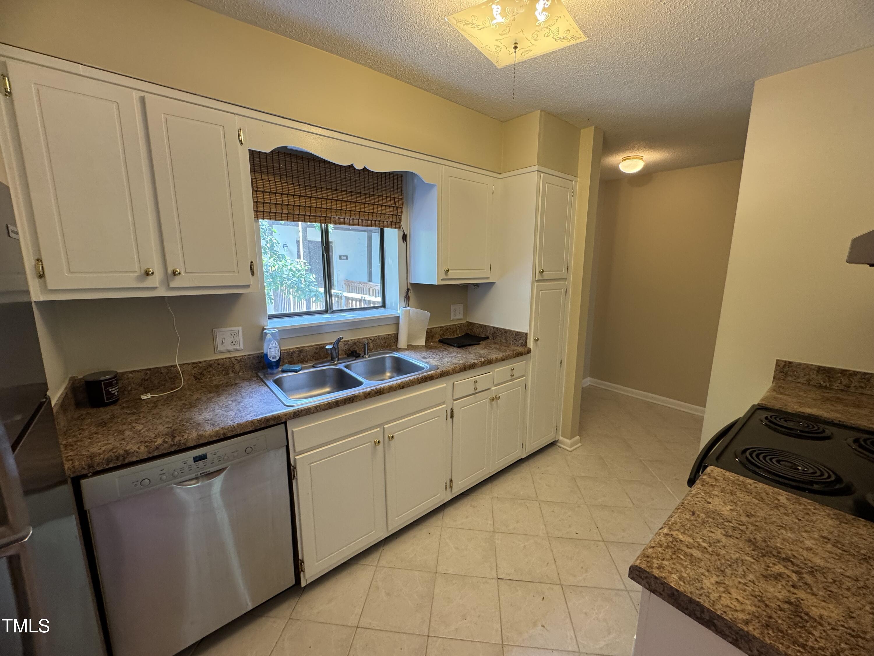 5112 Flint Ridge Place Property Photo 6