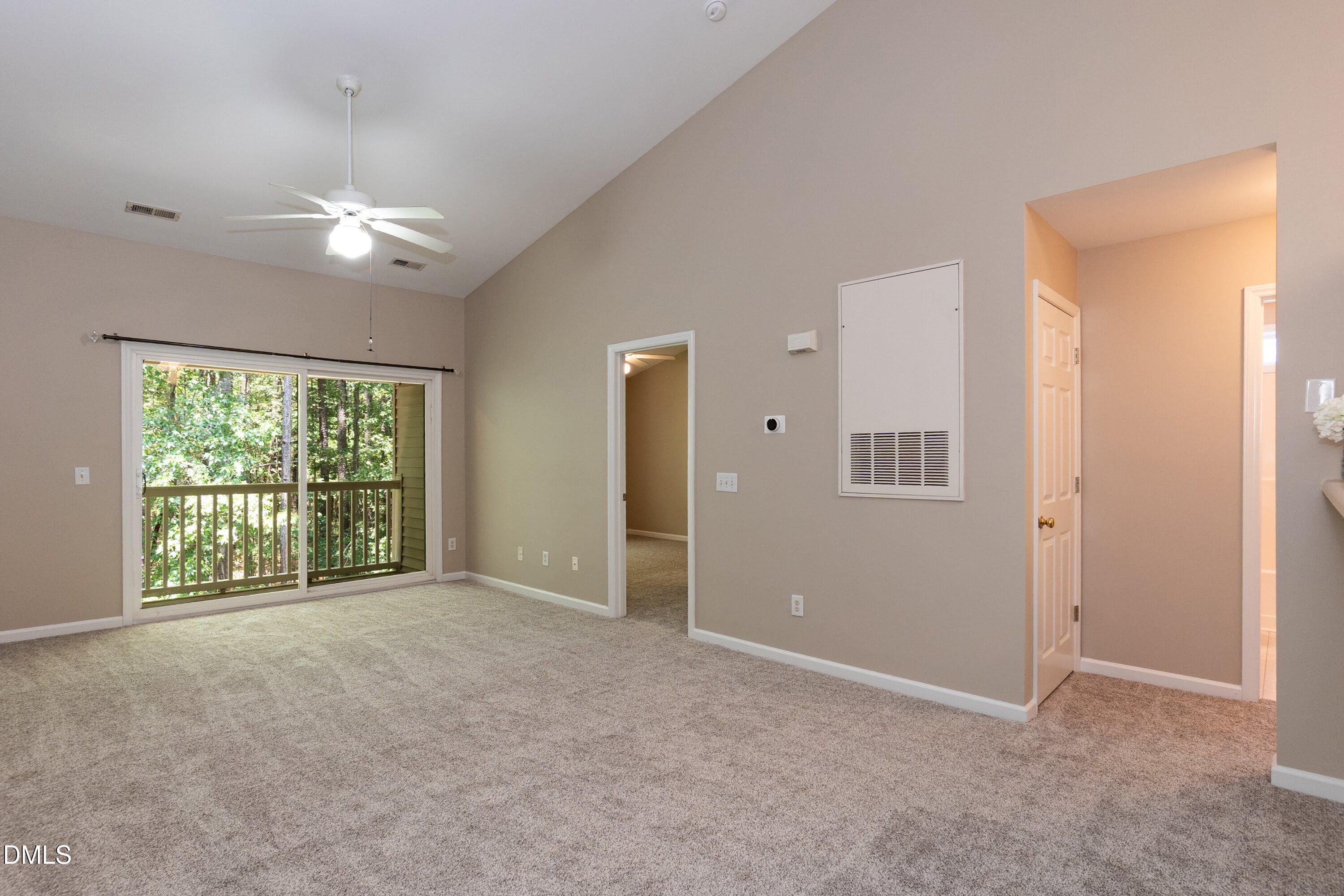 2900 Trailwood Pines Lane 301 Property Photo 3