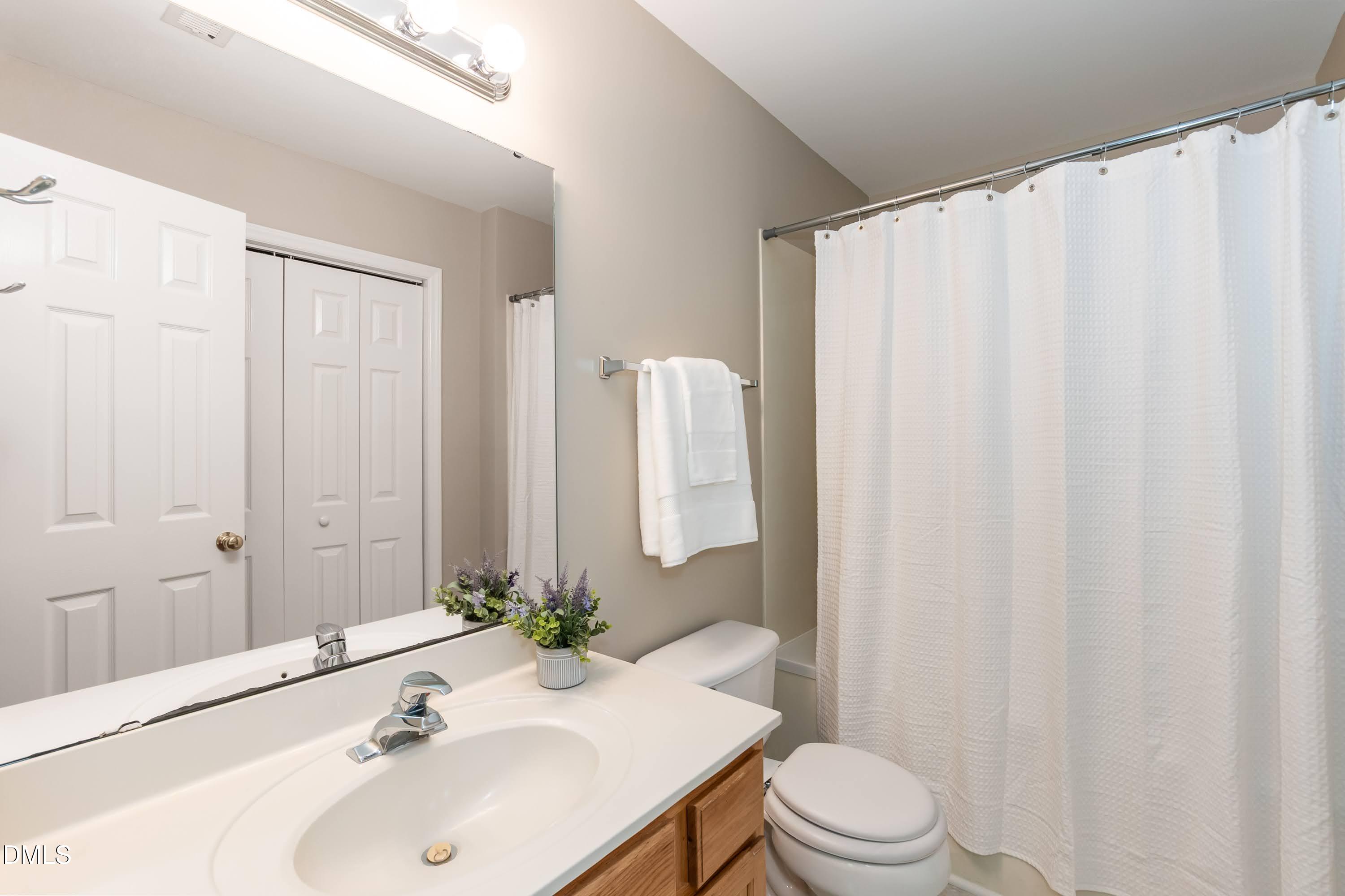 2900 Trailwood Pines Lane 301 Property Photo 8