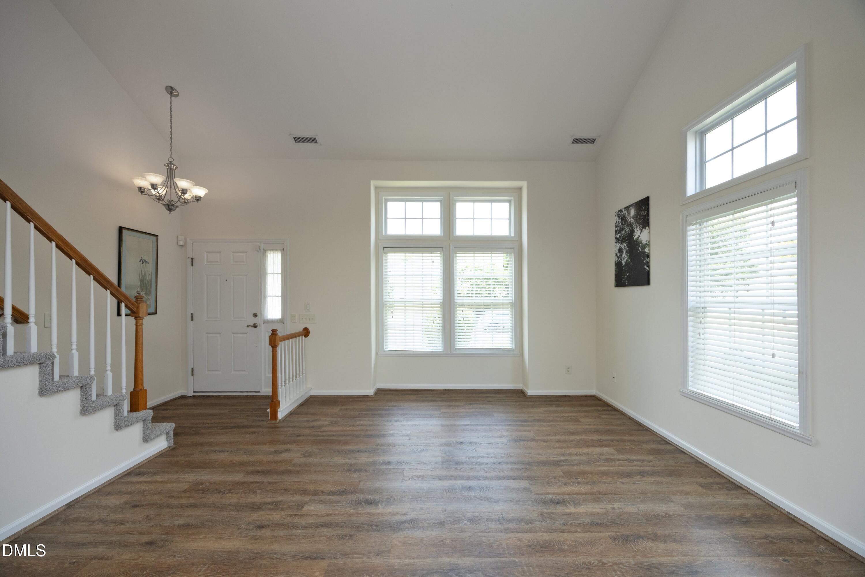 1529 Pebble Creek Crossing Property Photo 4