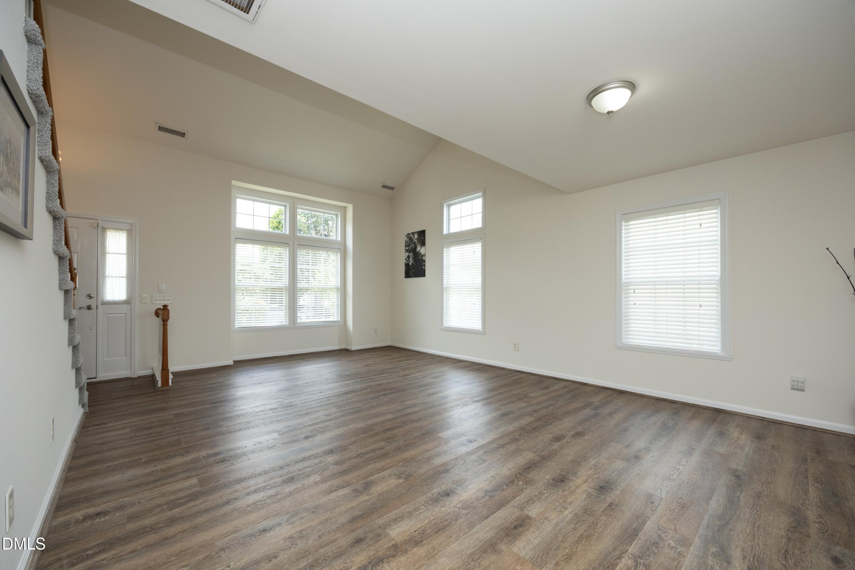 1529 Pebble Creek Crossing Property Photo 5
