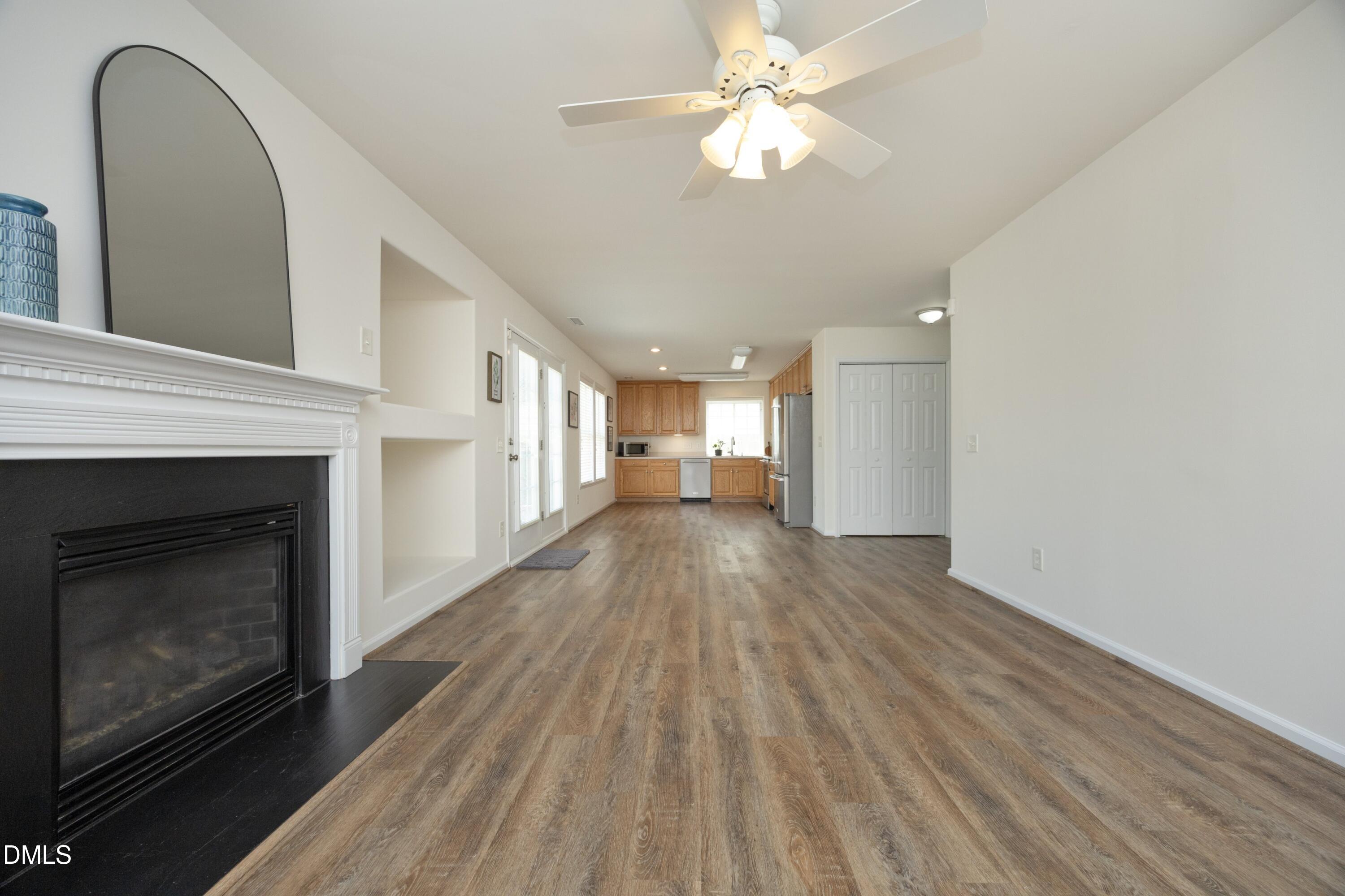 1529 Pebble Creek Crossing Property Photo 11