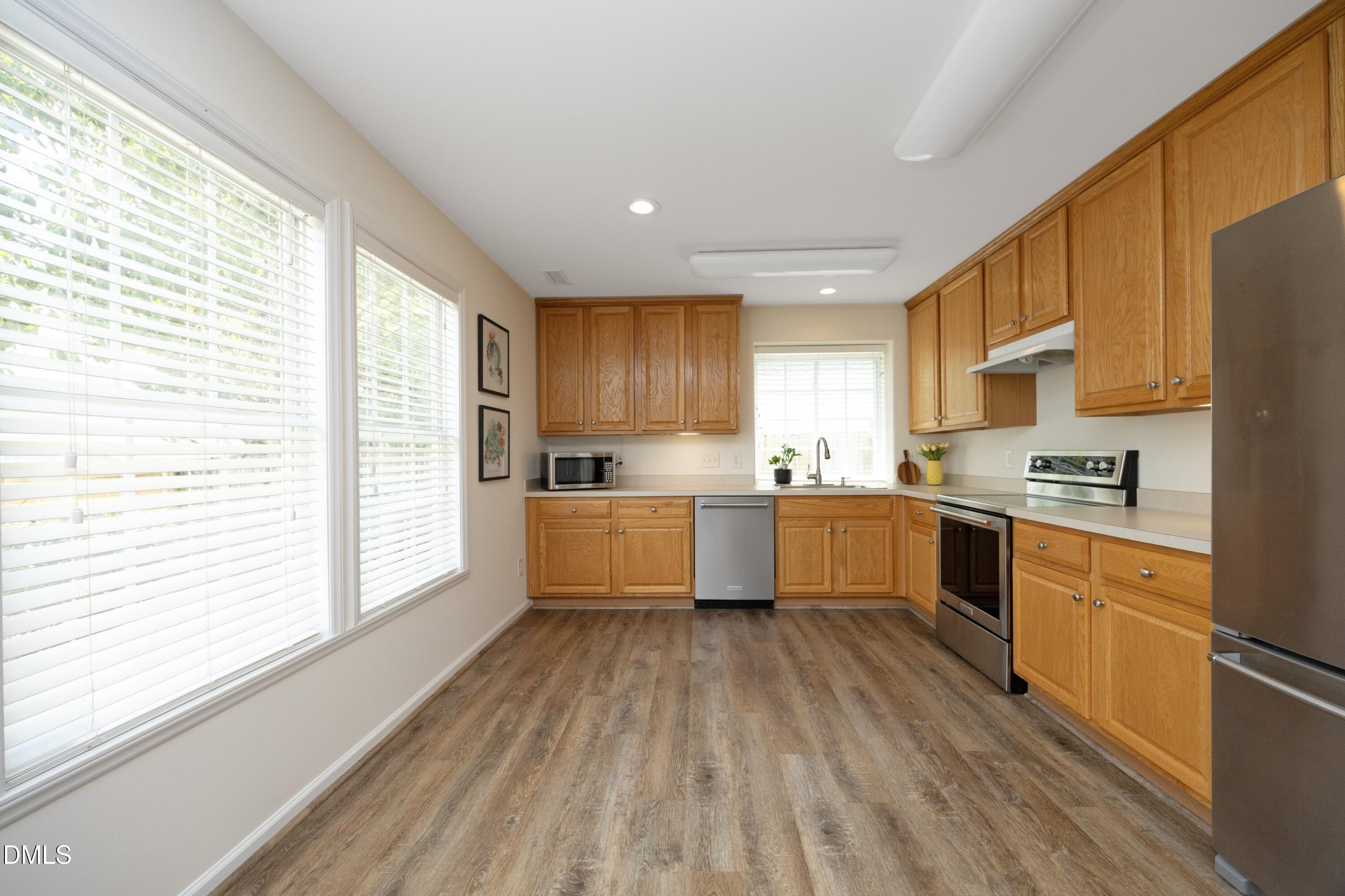 1529 Pebble Creek Crossing Property Photo 13