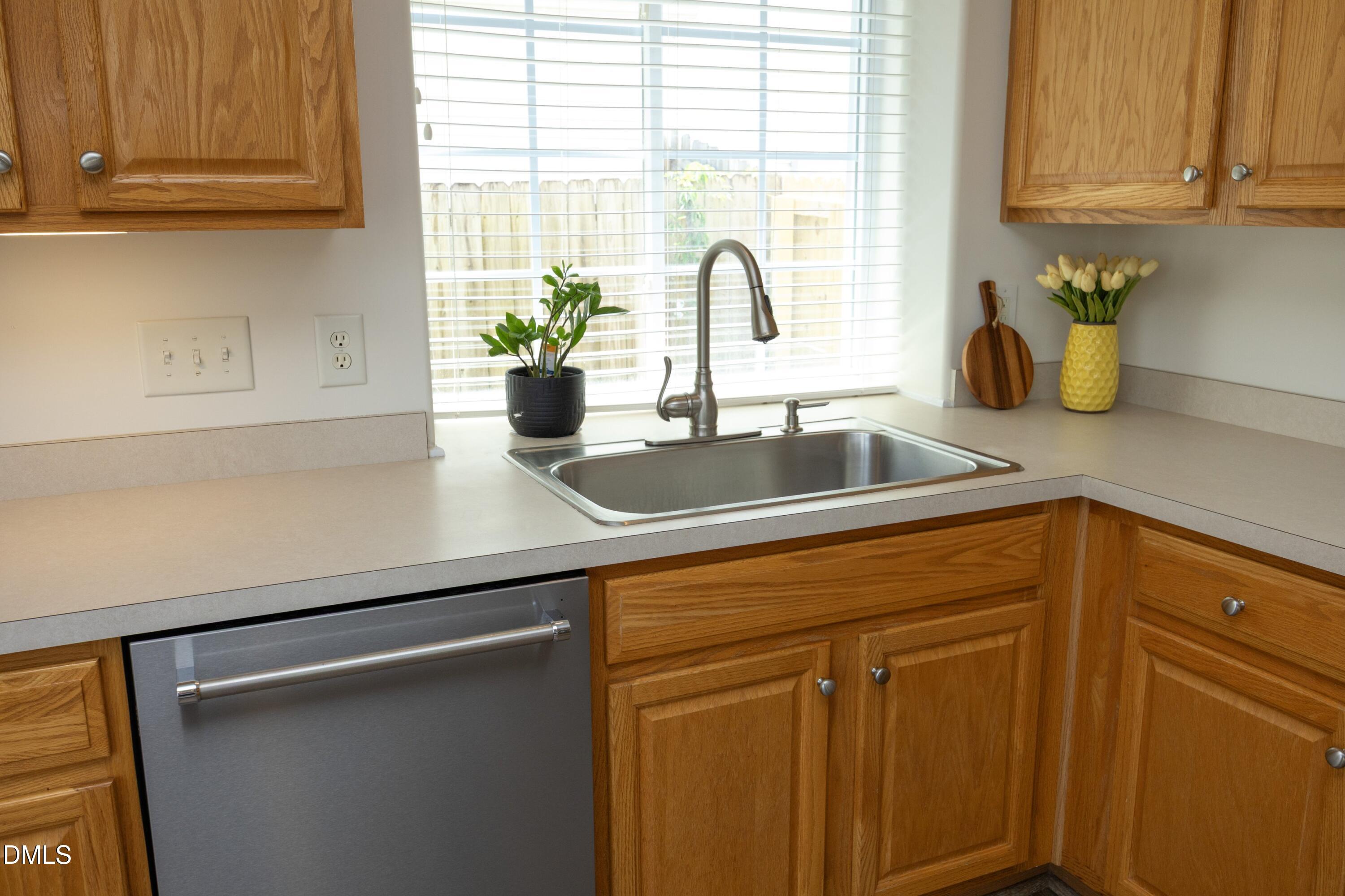 1529 Pebble Creek Crossing Property Photo 15