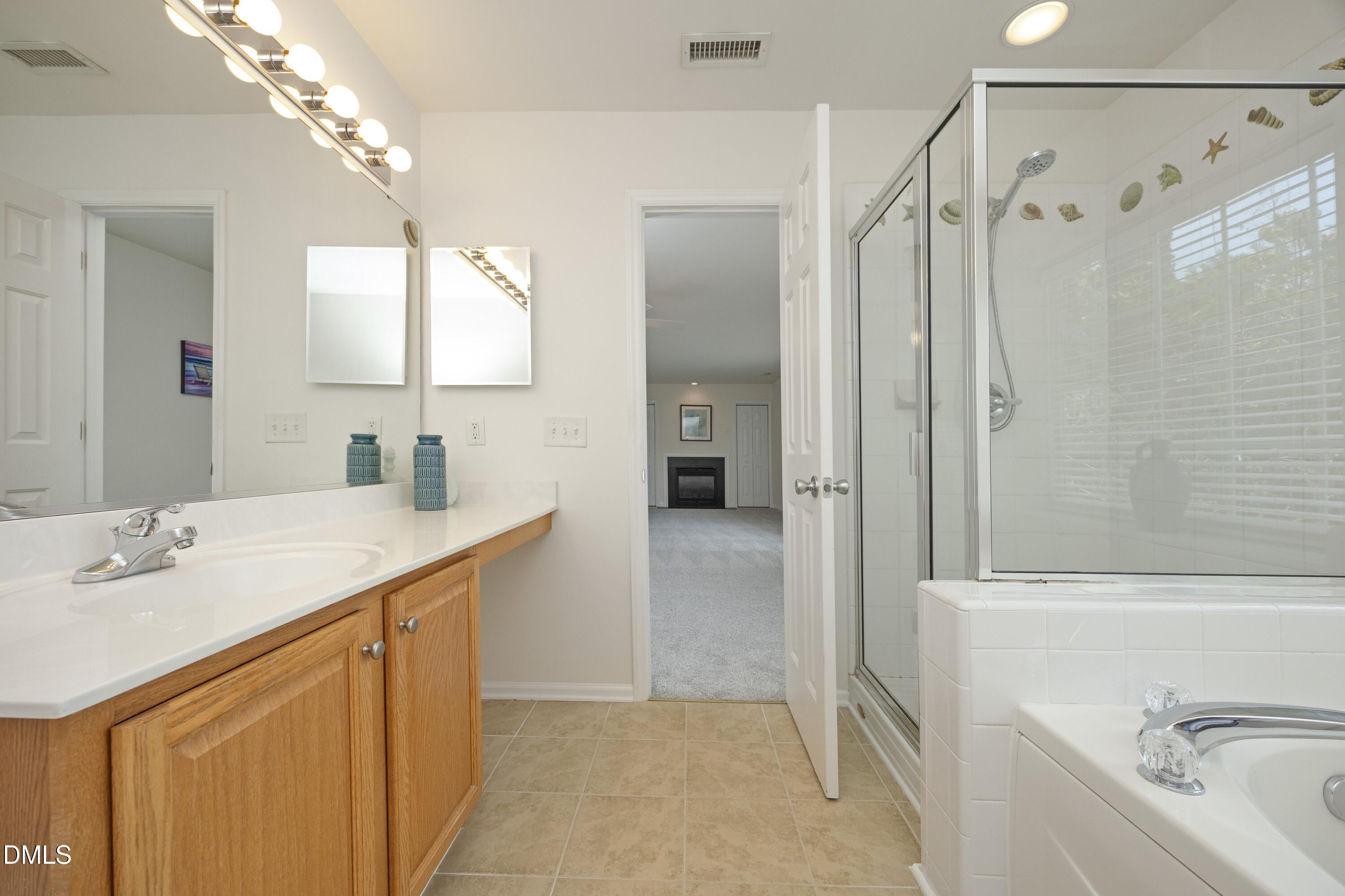 1529 Pebble Creek Crossing Property Photo 25