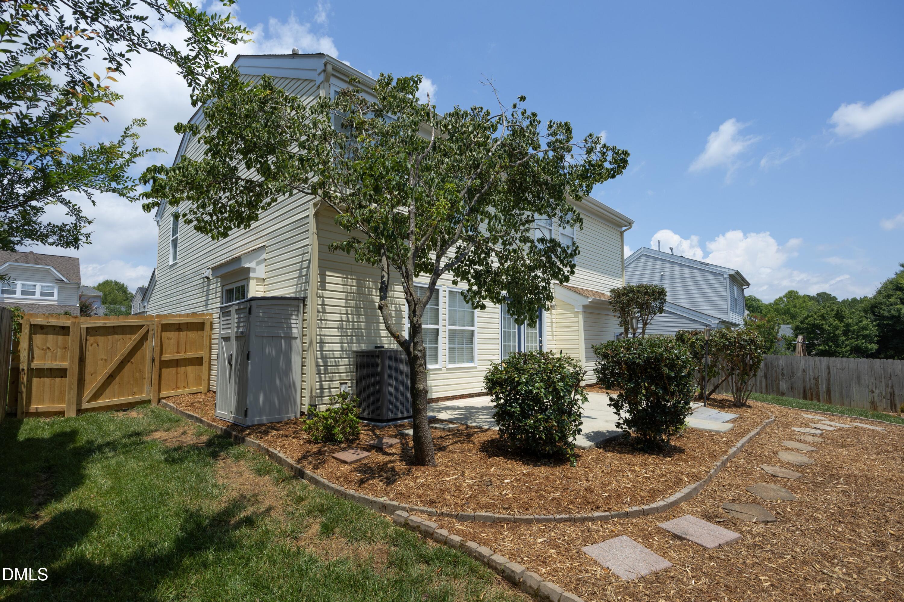 1529 Pebble Creek Crossing Property Photo 35