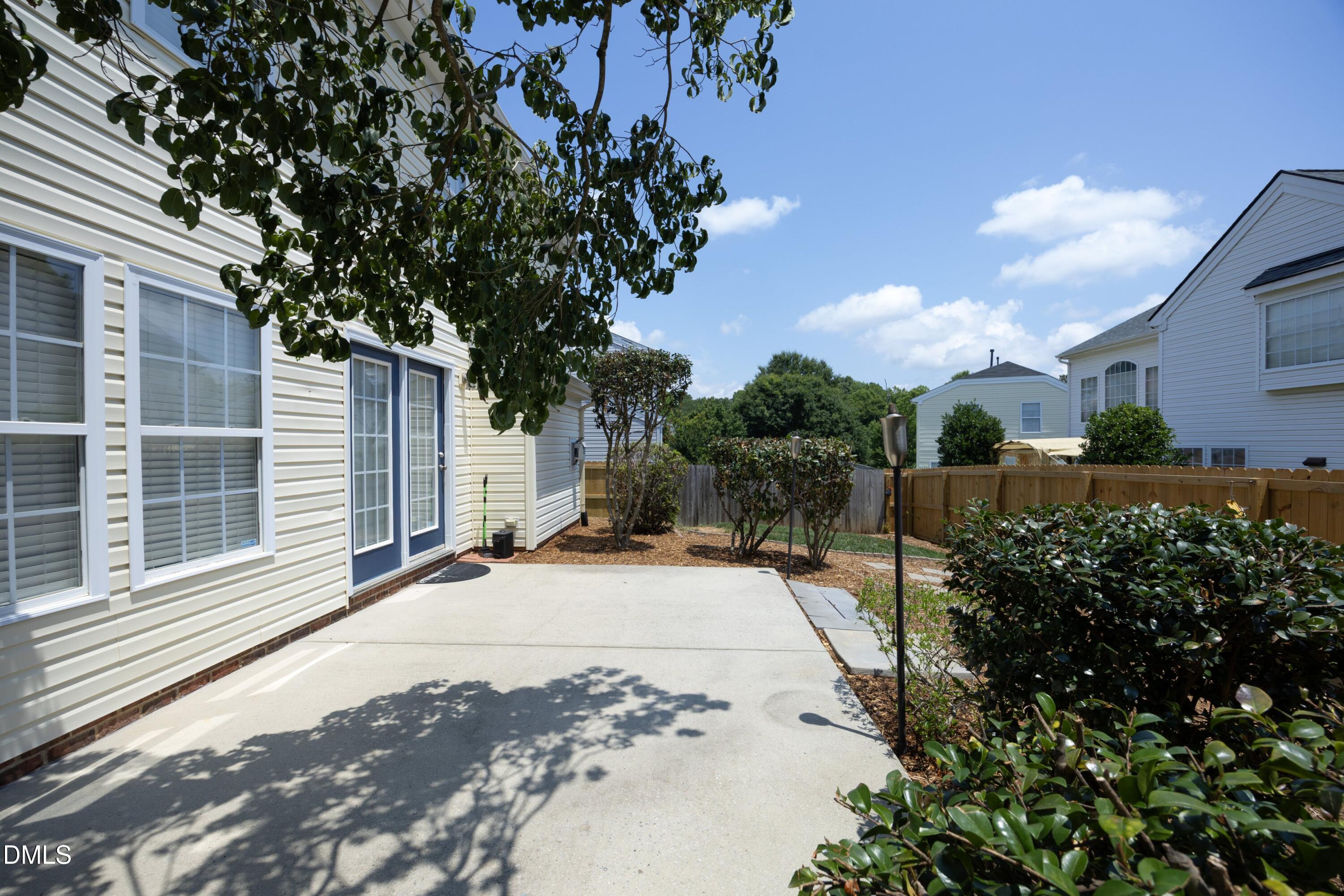 1529 Pebble Creek Crossing Property Photo 37