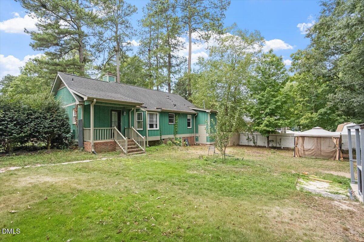 105 Glenn Meadow Court Property Photo 2