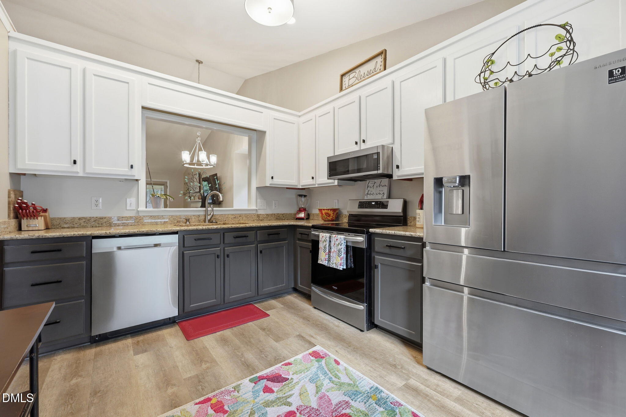 243 Chimney Rise Drive Property Photo 13