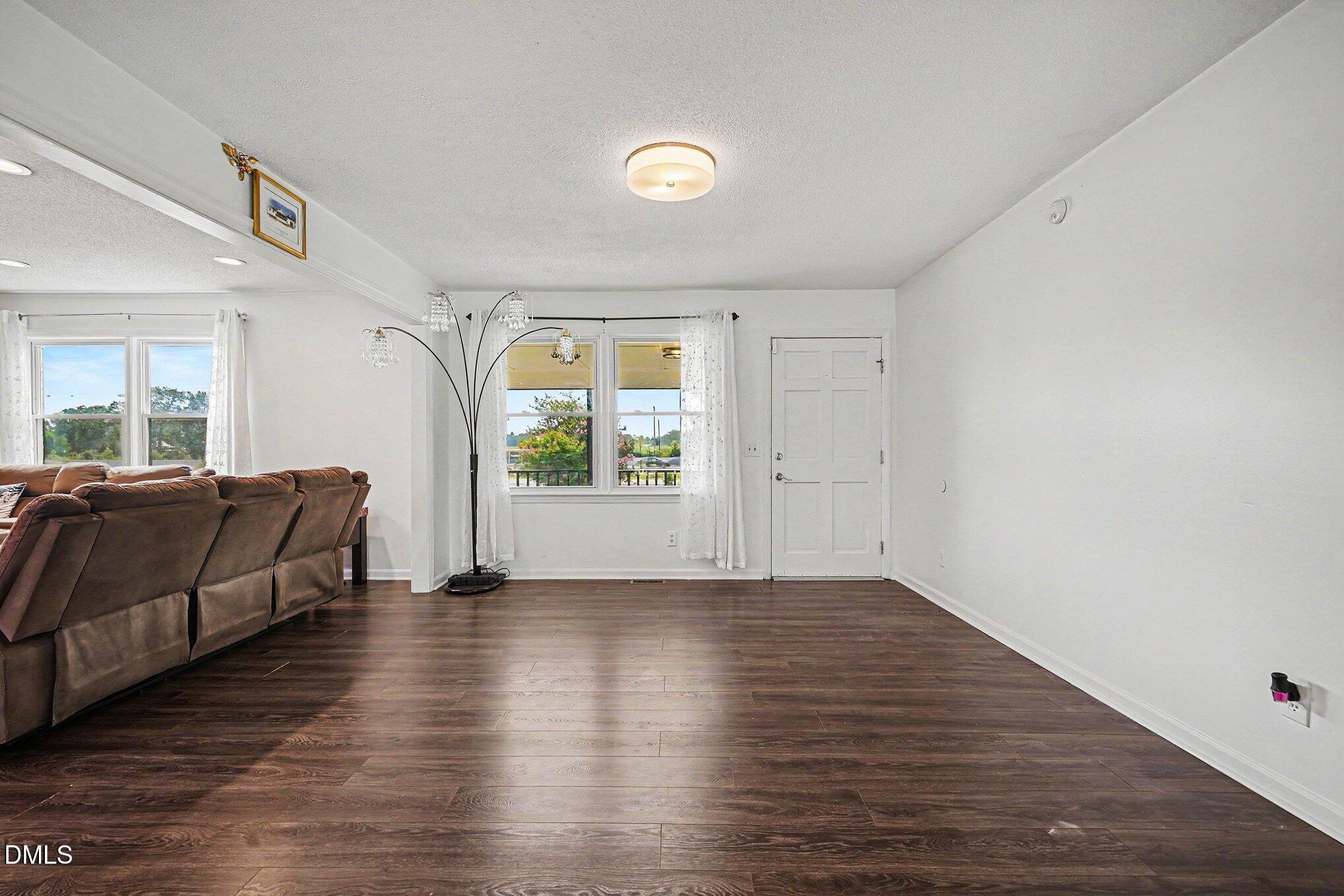134 Old Oak Lane Property Photo 4