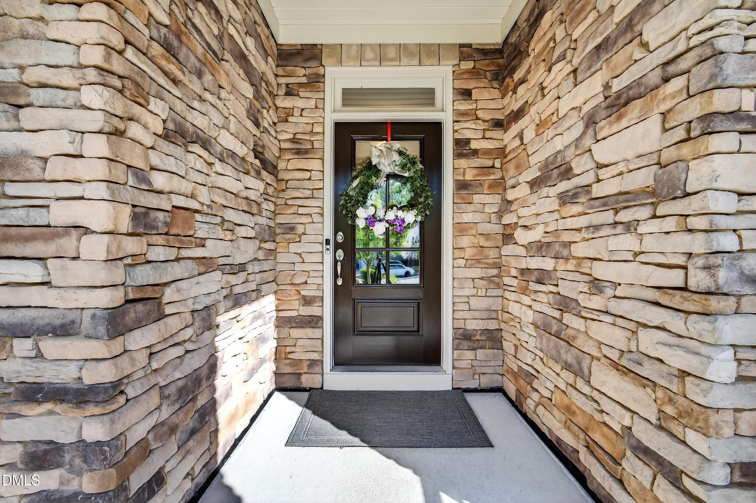 221 Birdsgrove Court Property Photo 6