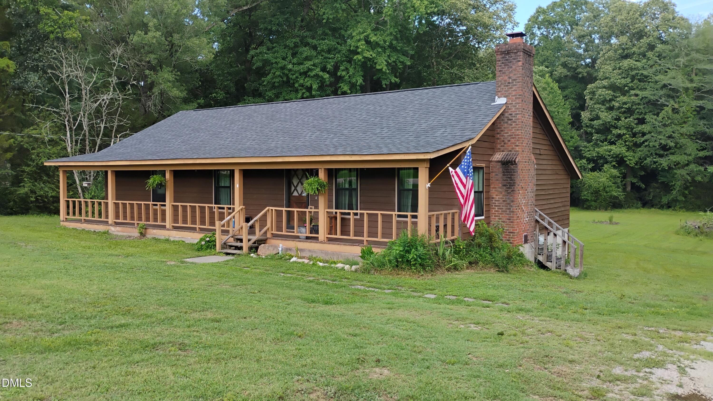 959 Cheves Road Property Photo 1
