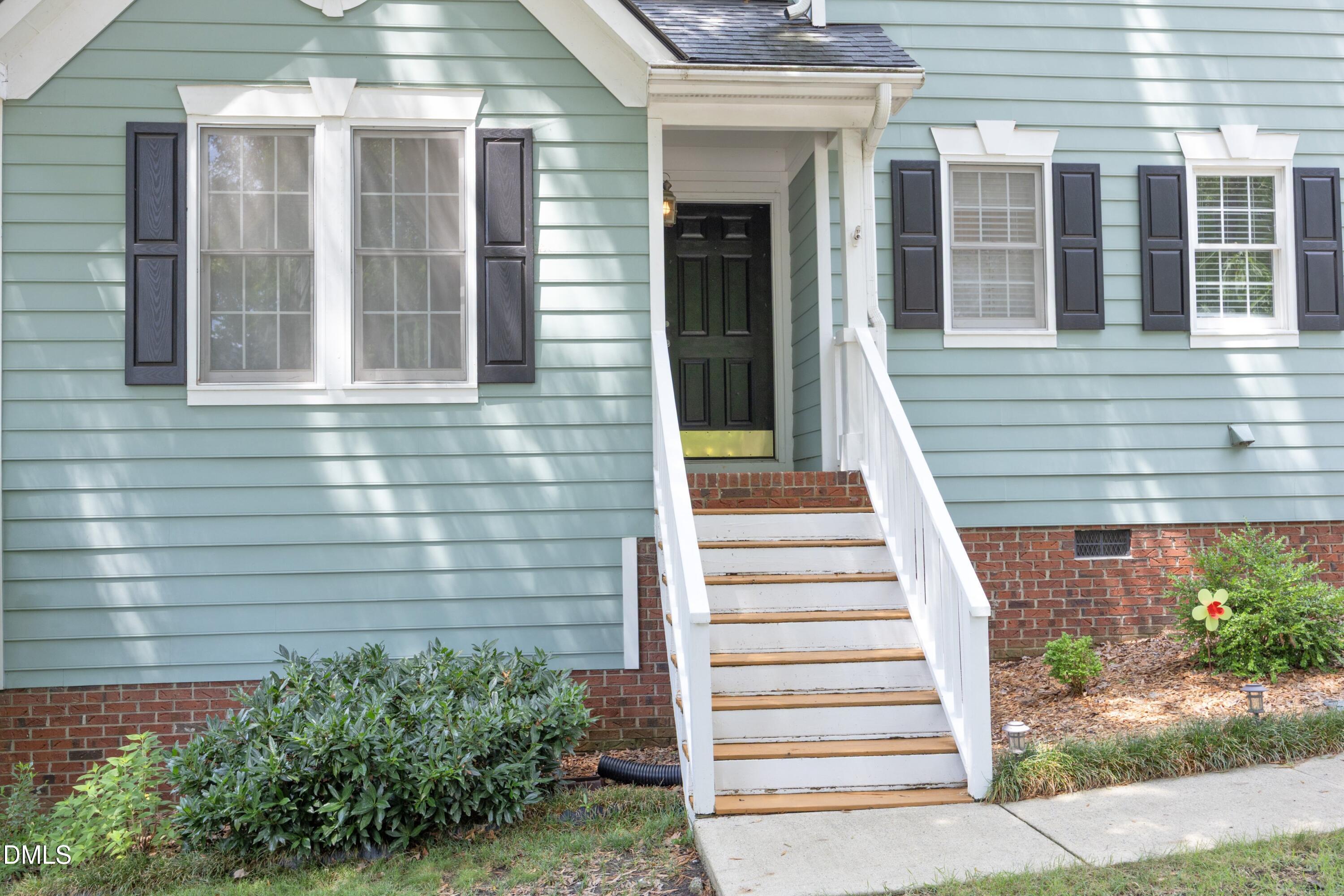 104 Penland Court Property Photo 2