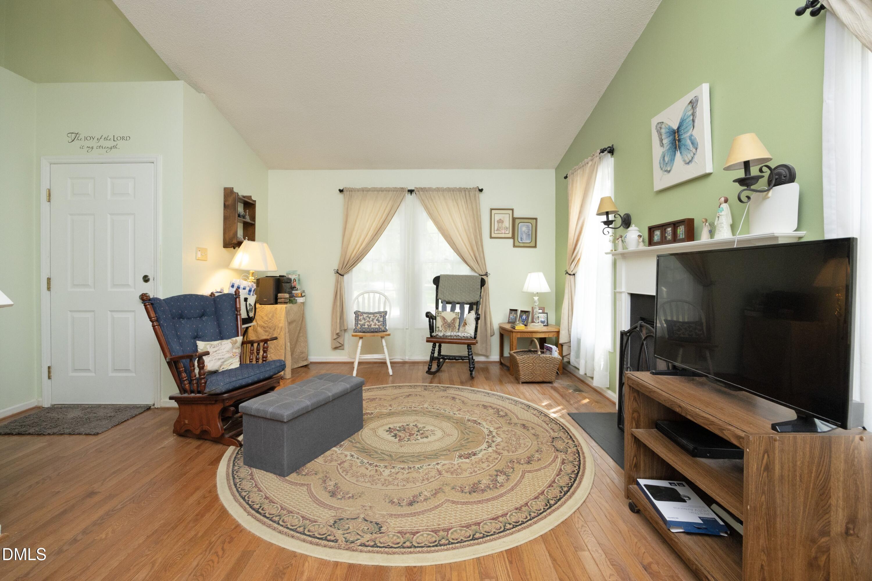 104 Penland Court Property Photo 4