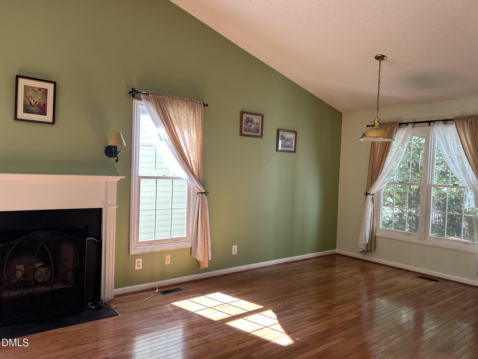 104 Penland Court Property Photo 5