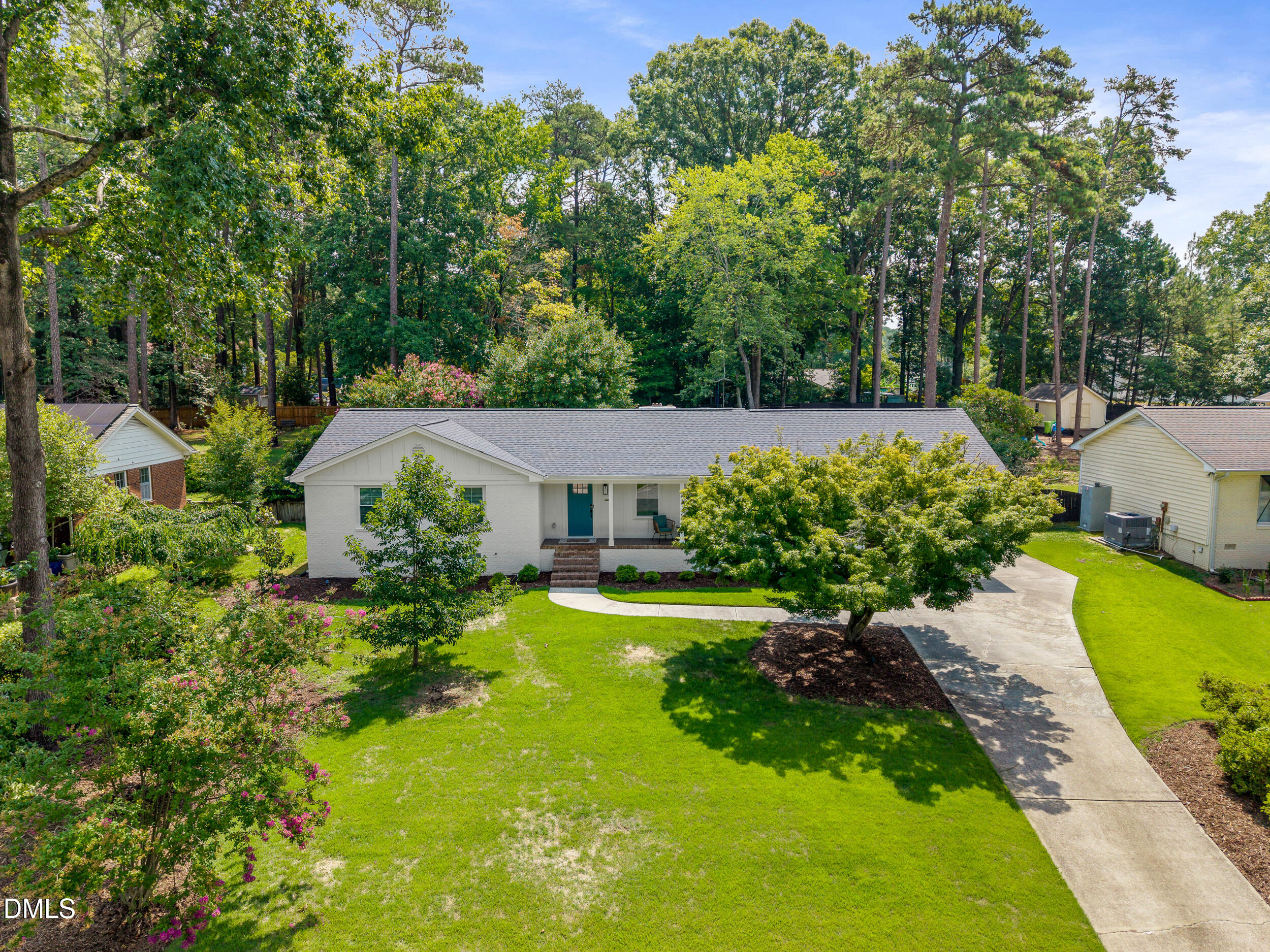 6704 Valley Drive Property Photo 1