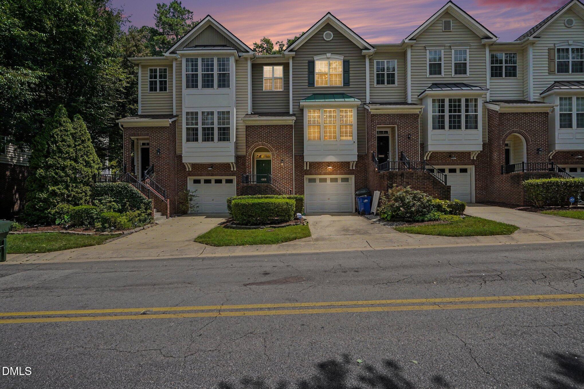 5453 Crescentview Parkway Property Photo 1