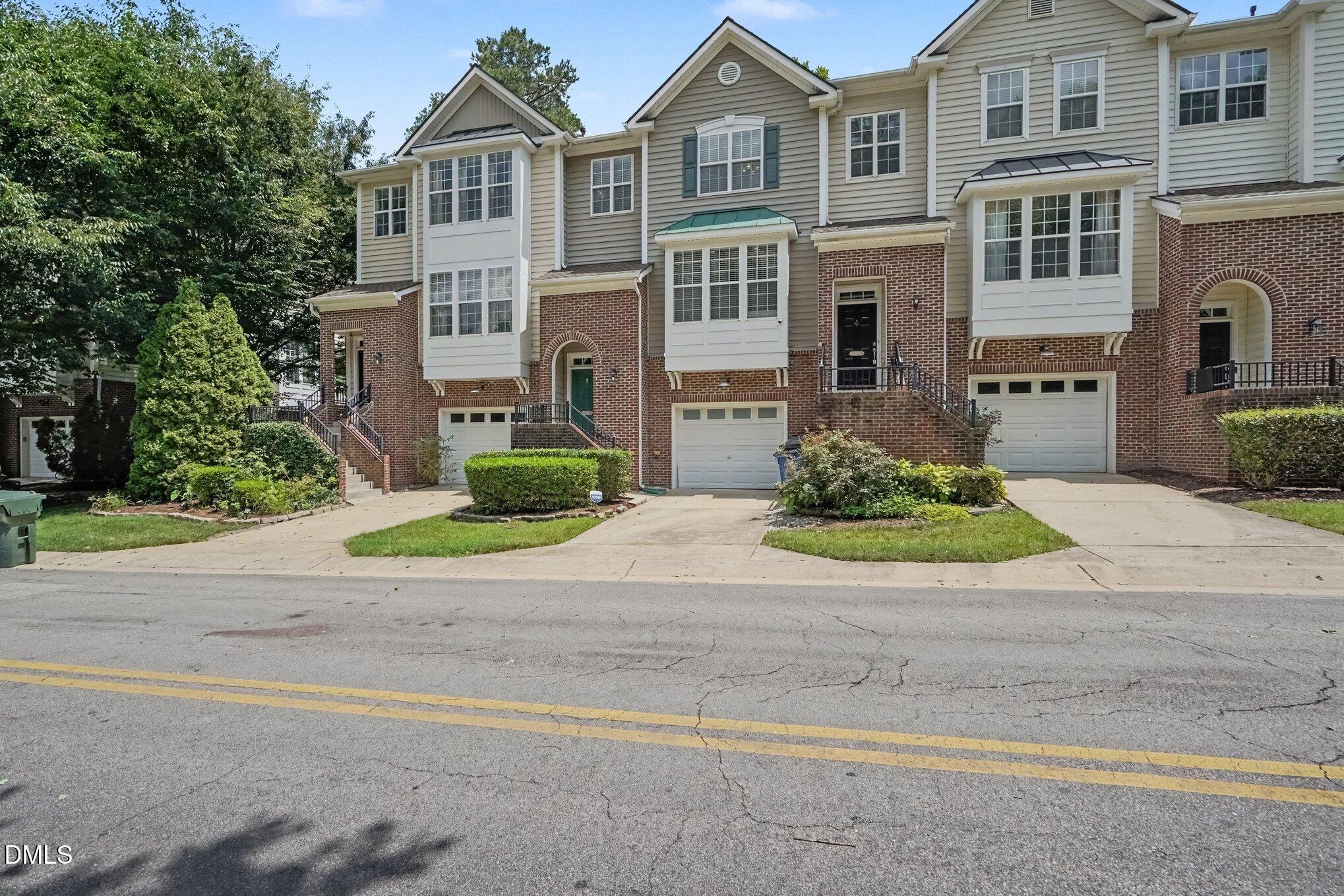 5453 Crescentview Parkway Property Photo 4