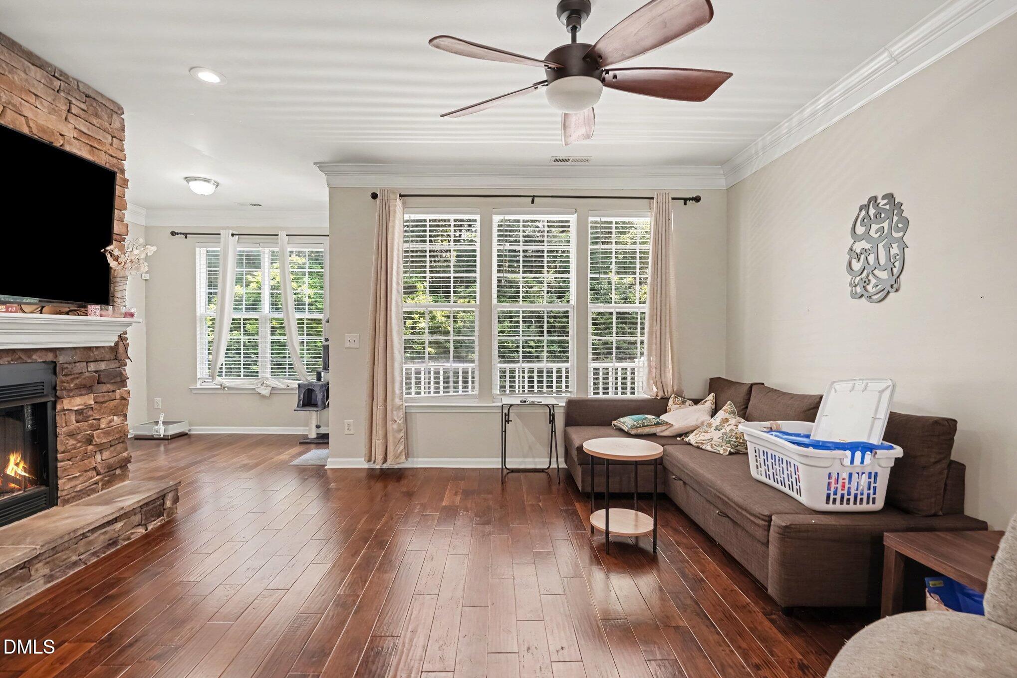 5453 Crescentview Parkway Property Photo 6