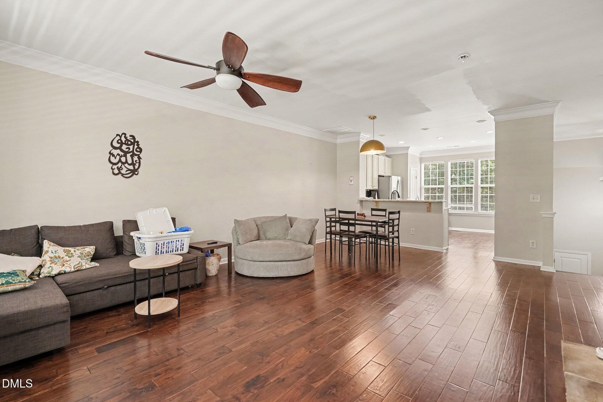 5453 Crescentview Parkway Property Photo 9