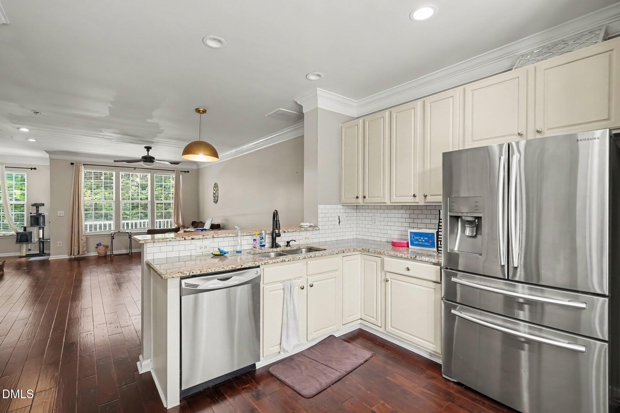 5453 Crescentview Parkway Property Photo 12