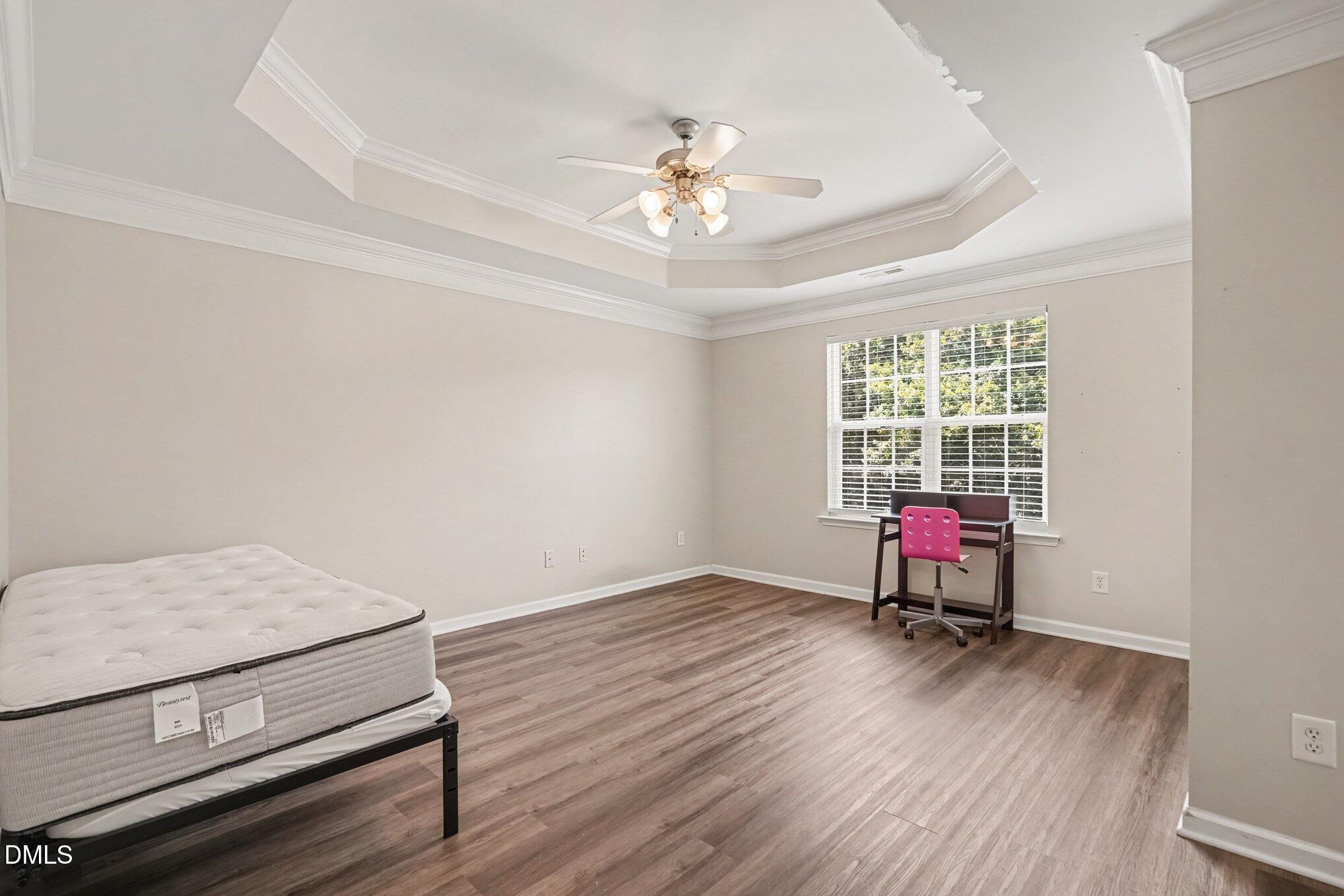 5453 Crescentview Parkway Property Photo 13