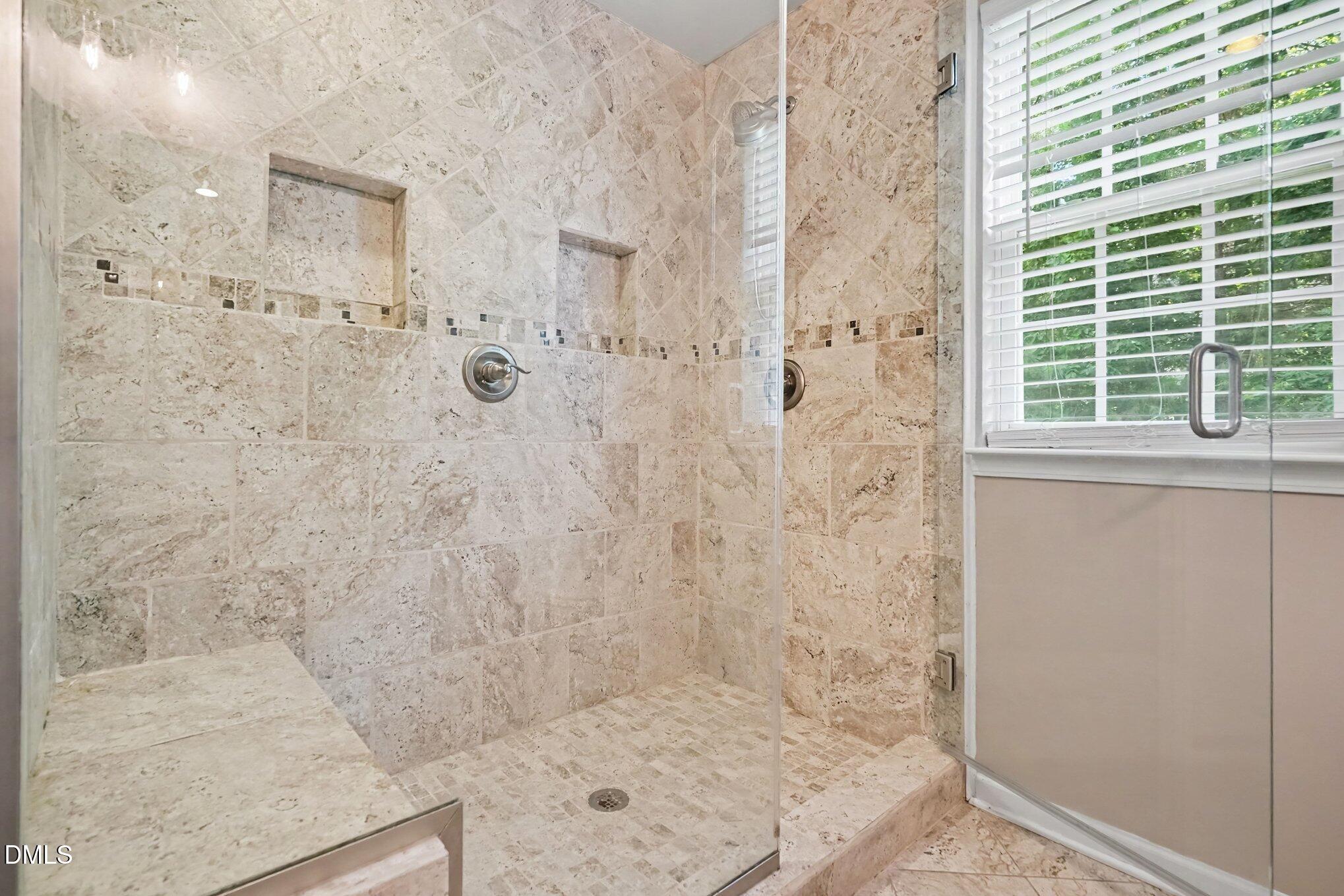 5453 Crescentview Parkway Property Photo 15