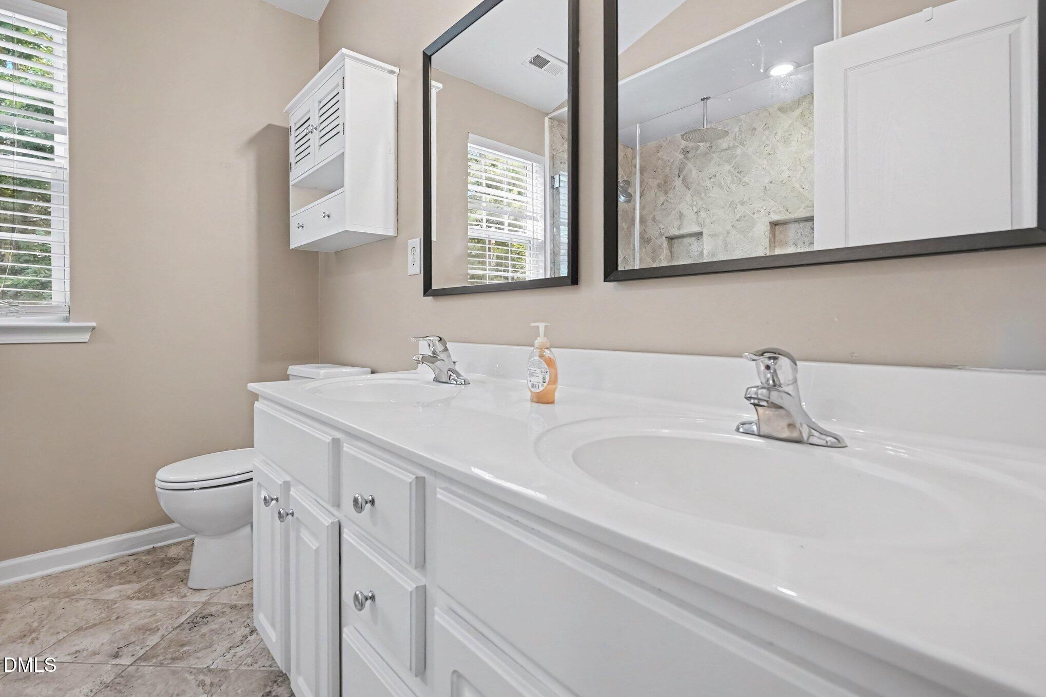 5453 Crescentview Parkway Property Photo 18